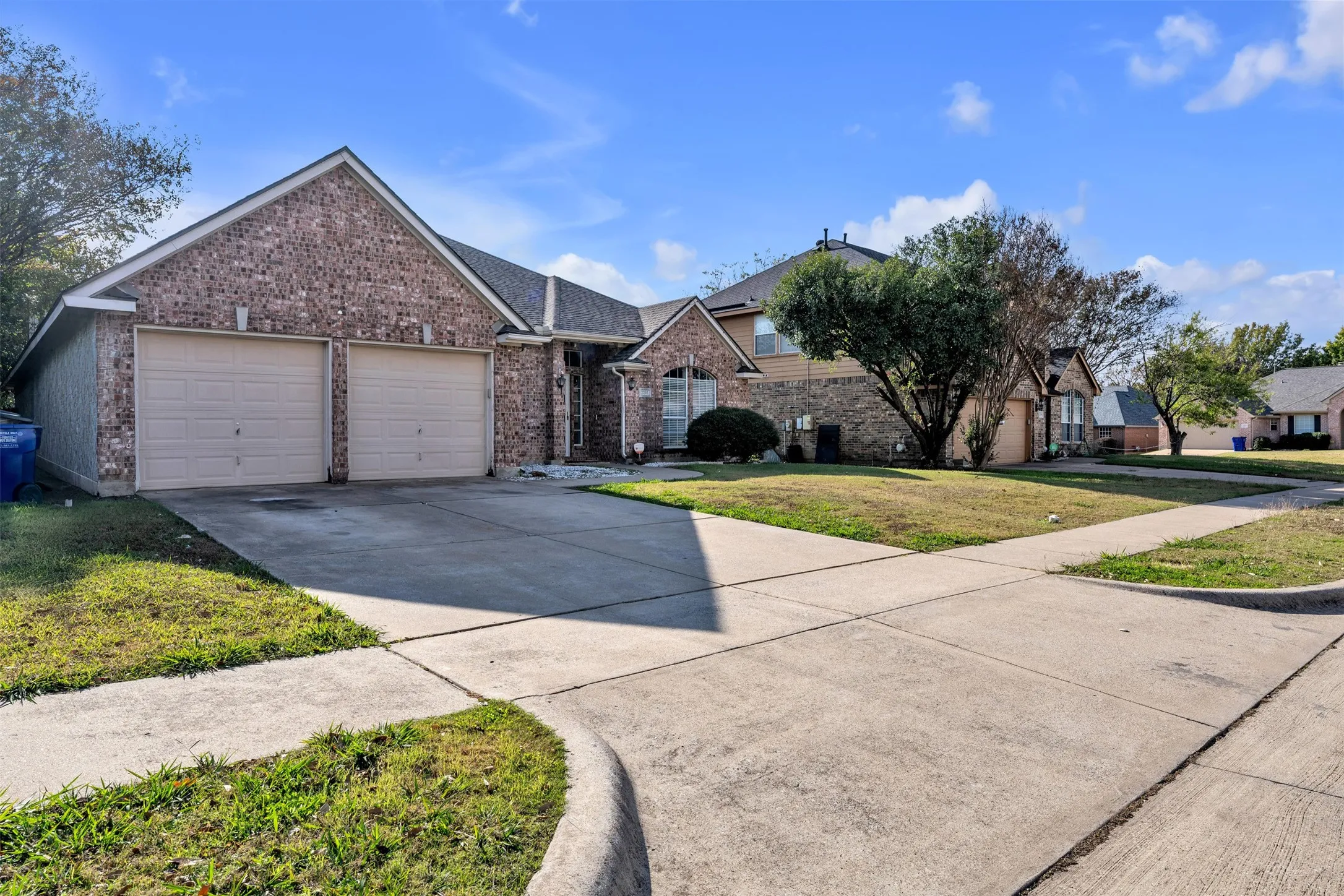 Single Family Residence For Rent in Tarrant County , 2202 Richmond Circle, Mansfield, Texas 76063, 4 Bedroom, 2 Bathroom, 2 Garage spaces, 2,321 Sqft, built in 1997, mls#21376242, Real Estate Agent in Mansfield, Homes For Rent in Tarrant county, Homes For Rent in Mansfield, Realtor in Mansfield Texas, Real Estate Brokerage Independent Realty Texas, Luminita Cordes Realtor