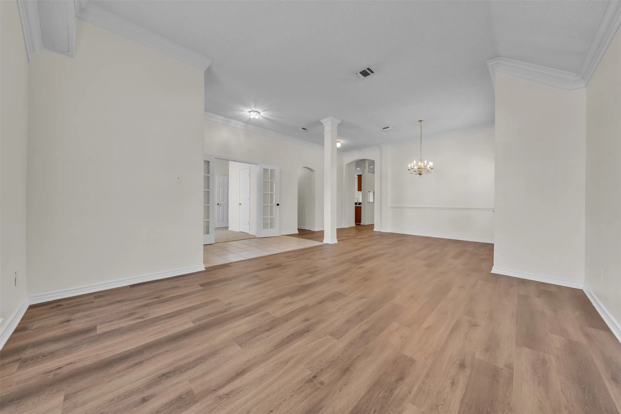 Single Family Residence For Rent in Tarrant County , 2202 Richmond Circle, Mansfield, Texas 76063, 4 Bedroom, 2 Bathroom, 2 Garage spaces, 2,321 Sqft, built in 1997, mls#21376242, Real Estate Agent in Mansfield, Homes For Rent in Tarrant county, Homes For Rent in Mansfield, Realtor in Mansfield Texas, Real Estate Brokerage Independent Realty Texas, Luminita Cordes Realtor