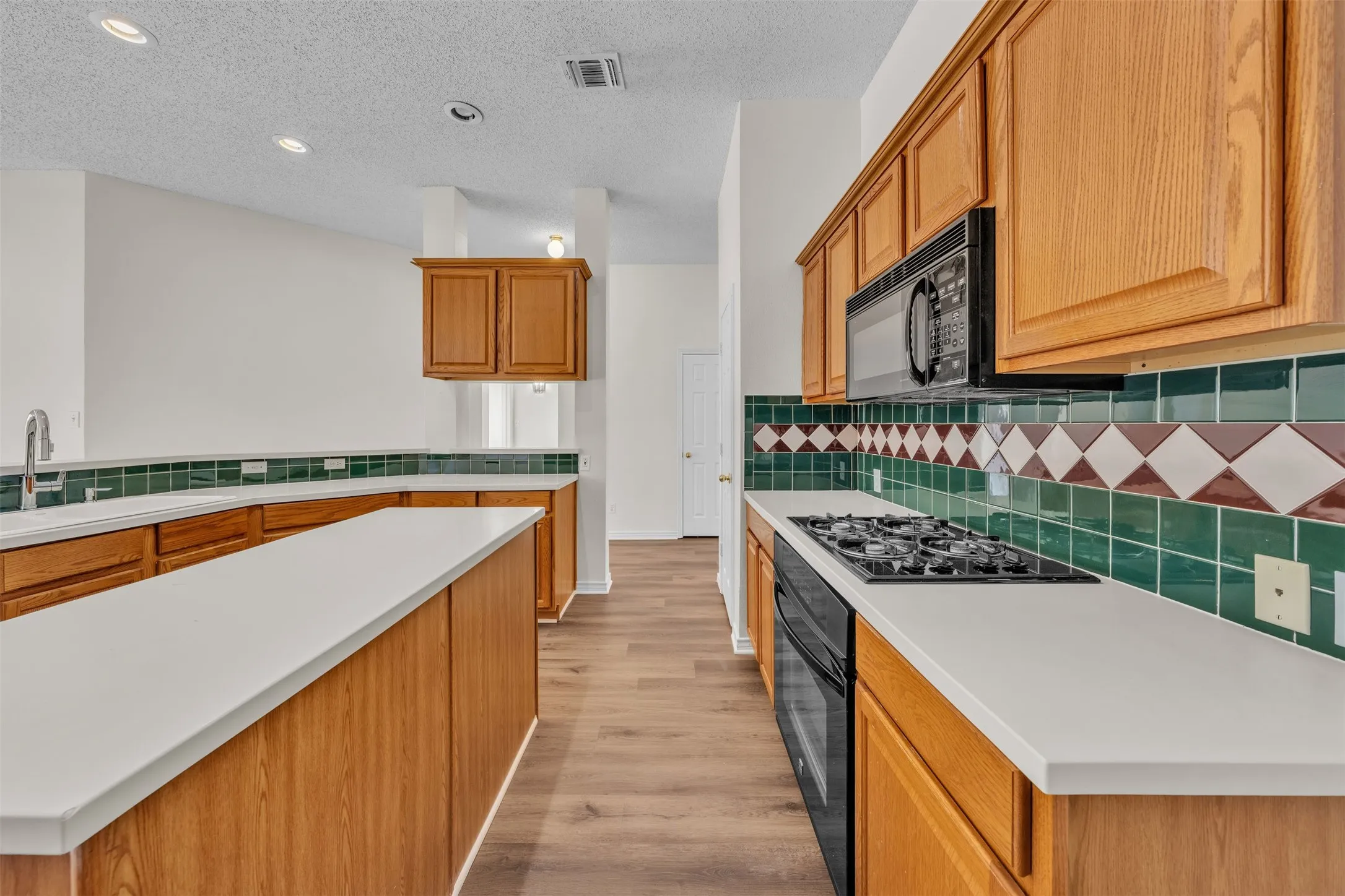 Single Family Residence For Rent in Tarrant County , 2202 Richmond Circle, Mansfield, Texas 76063, 4 Bedroom, 2 Bathroom, 2 Garage spaces, 2,321 Sqft, built in 1997, mls#21376242, Real Estate Agent in Mansfield, Homes For Rent in Tarrant county, Homes For Rent in Mansfield, Realtor in Mansfield Texas, Real Estate Brokerage Independent Realty Texas, Luminita Cordes Realtor