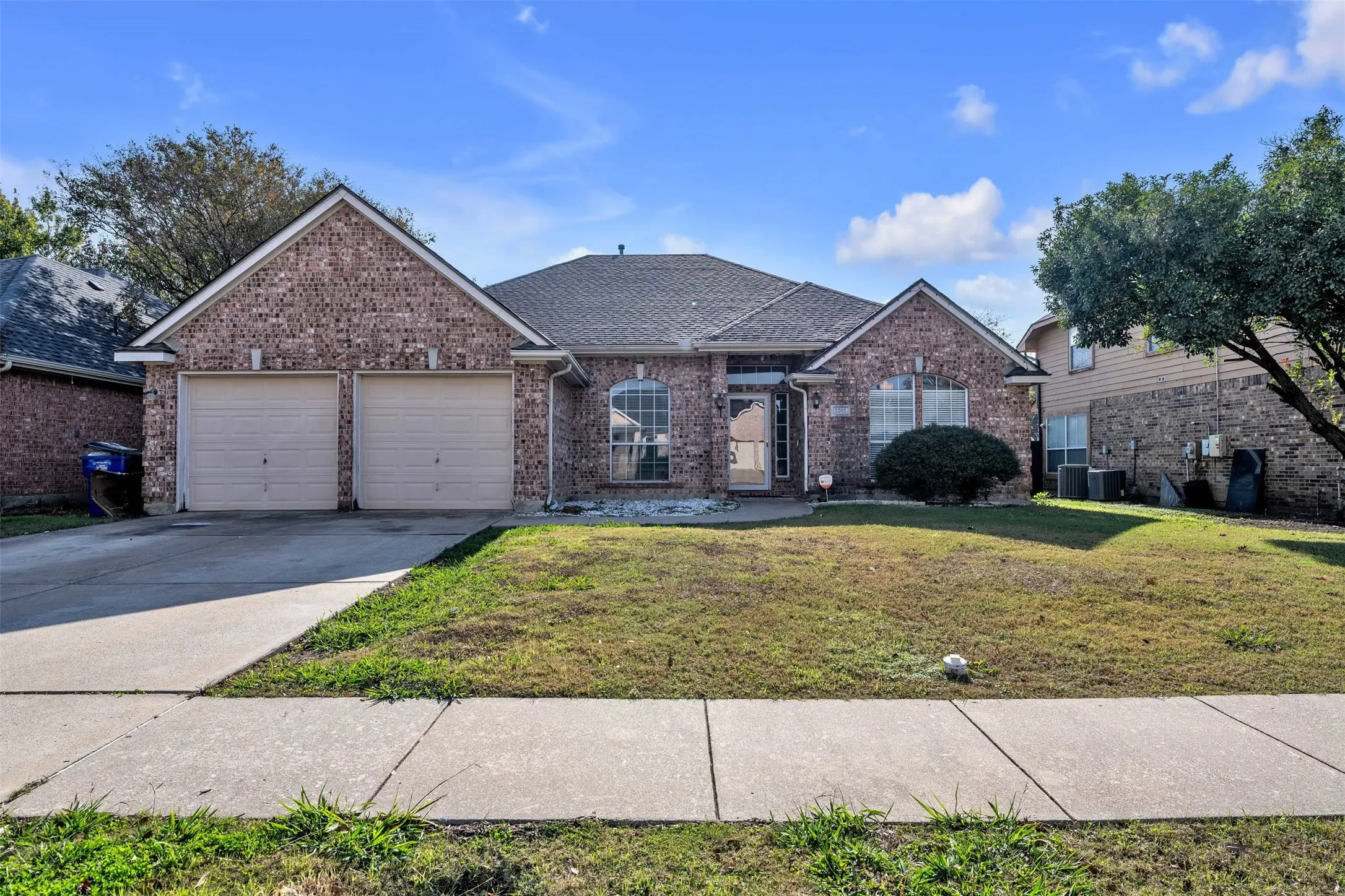 Single Family Residence For Rent in Tarrant County , 2202 Richmond Circle, Mansfield, Texas 76063, 4 Bedroom, 2 Bathroom, 2 Garage spaces, 2,321 Sqft, built in 1997, mls#21376242, Real Estate Agent in Mansfield, Homes For Rent in Tarrant county, Homes For Rent in Mansfield, Realtor in Mansfield Texas, Real Estate Brokerage Independent Realty Texas, Luminita Cordes Realtor