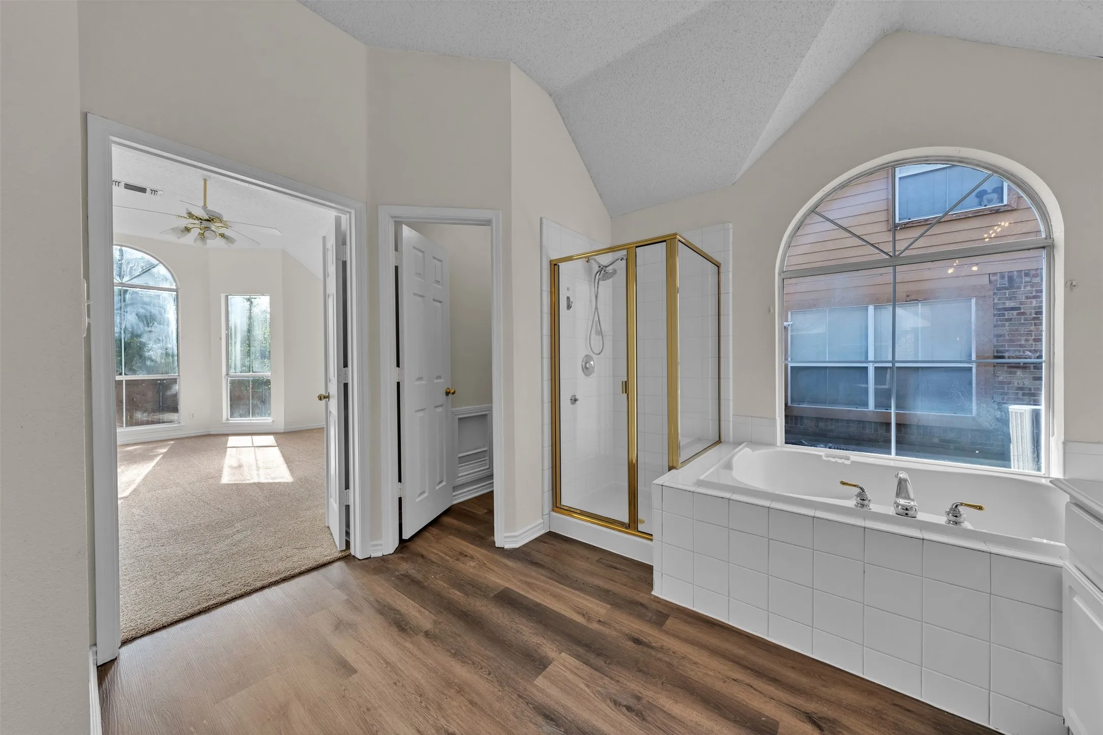 Single Family Residence For Rent in Tarrant County , 2202 Richmond Circle, Mansfield, Texas 76063, 4 Bedroom, 2 Bathroom, 2 Garage spaces, 2,321 Sqft, built in 1997, mls#21376242, Real Estate Agent in Mansfield, Homes For Rent in Tarrant county, Homes For Rent in Mansfield, Realtor in Mansfield Texas, Real Estate Brokerage Independent Realty Texas, Luminita Cordes Realtor