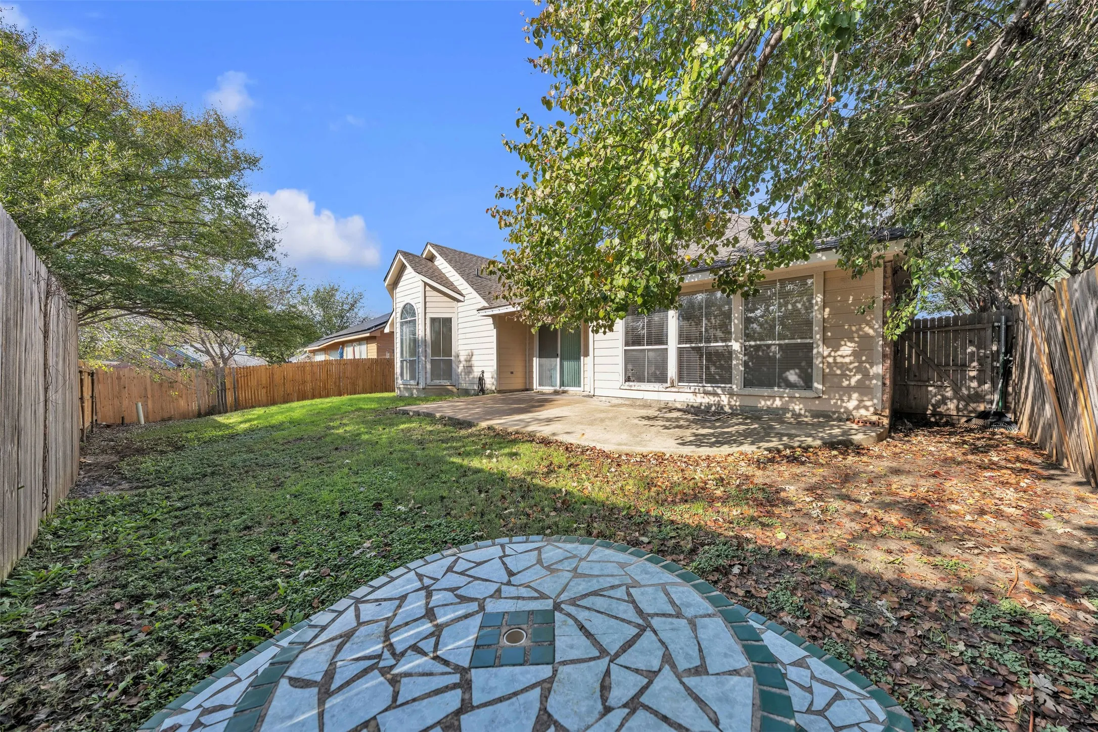 Single Family Residence For Rent in Tarrant County , 2202 Richmond Circle, Mansfield, Texas 76063, 4 Bedroom, 2 Bathroom, 2 Garage spaces, 2,321 Sqft, built in 1997, mls#21376242, Real Estate Agent in Mansfield, Homes For Rent in Tarrant county, Homes For Rent in Mansfield, Realtor in Mansfield Texas, Real Estate Brokerage Independent Realty Texas, Luminita Cordes Realtor
