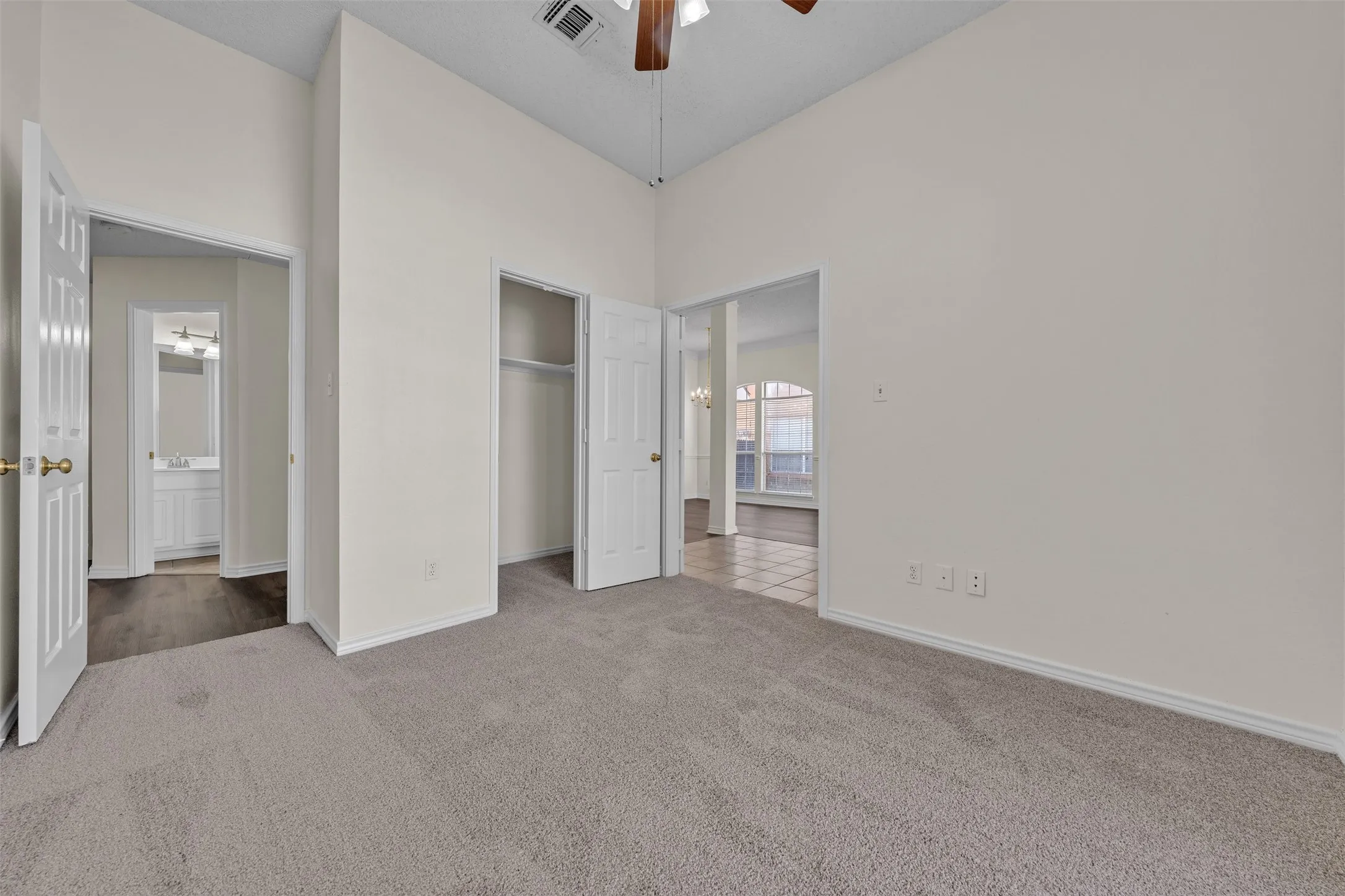 Single Family Residence For Rent in Tarrant County , 2202 Richmond Circle, Mansfield, Texas 76063, 4 Bedroom, 2 Bathroom, 2 Garage spaces, 2,321 Sqft, built in 1997, mls#21376242, Real Estate Agent in Mansfield, Homes For Rent in Tarrant county, Homes For Rent in Mansfield, Realtor in Mansfield Texas, Real Estate Brokerage Independent Realty Texas, Luminita Cordes Realtor