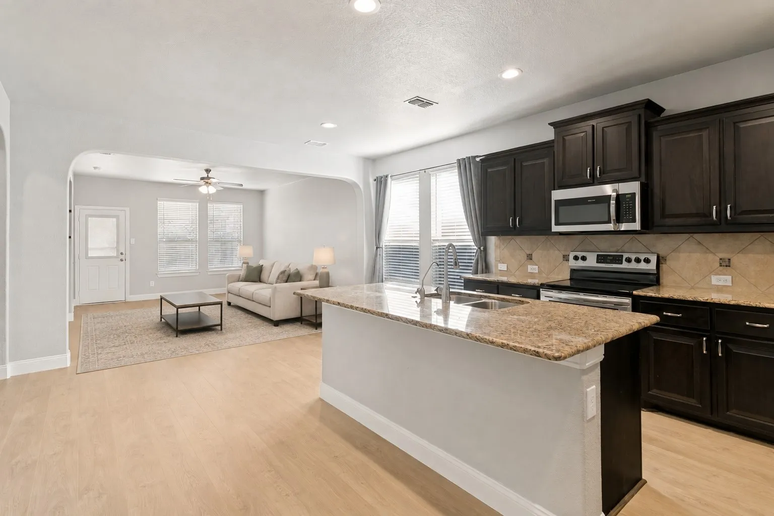 Single Family Residence For Sale in Tarrant County , 809 Key Deer Drive, Fort Worth, Texas 76028, 3 Bedroom, 2 Bathroom, 2 Garage spaces, 1,736 Sqft, built in 2019, mls#21376853, Real Estate Agent in Fort Worth, Homes For Sale in Tarrant county, Homes For Sale in Fort Worth, Realtor in Fort Worth Texas, Real Estate Brokerage Independent Realty Texas, Luminita Cordes Realtor