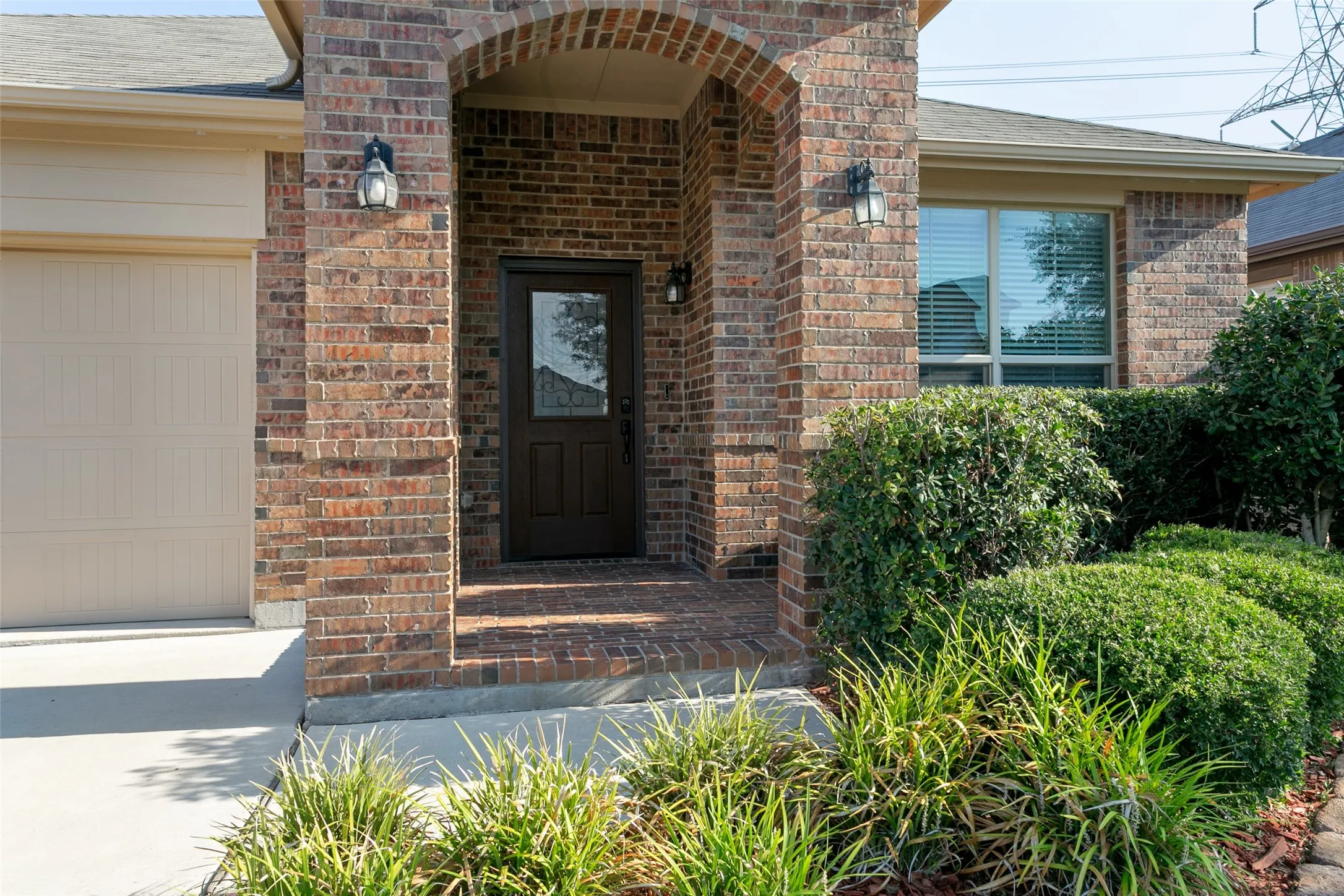 Single Family Residence For Sale in Tarrant County , 809 Key Deer Drive, Fort Worth, Texas 76028, 3 Bedroom, 2 Bathroom, 2 Garage spaces, 1,736 Sqft, built in 2019, mls#21376853, Real Estate Agent in Fort Worth, Homes For Sale in Tarrant county, Homes For Sale in Fort Worth, Realtor in Fort Worth Texas, Real Estate Brokerage Independent Realty Texas, Luminita Cordes Realtor