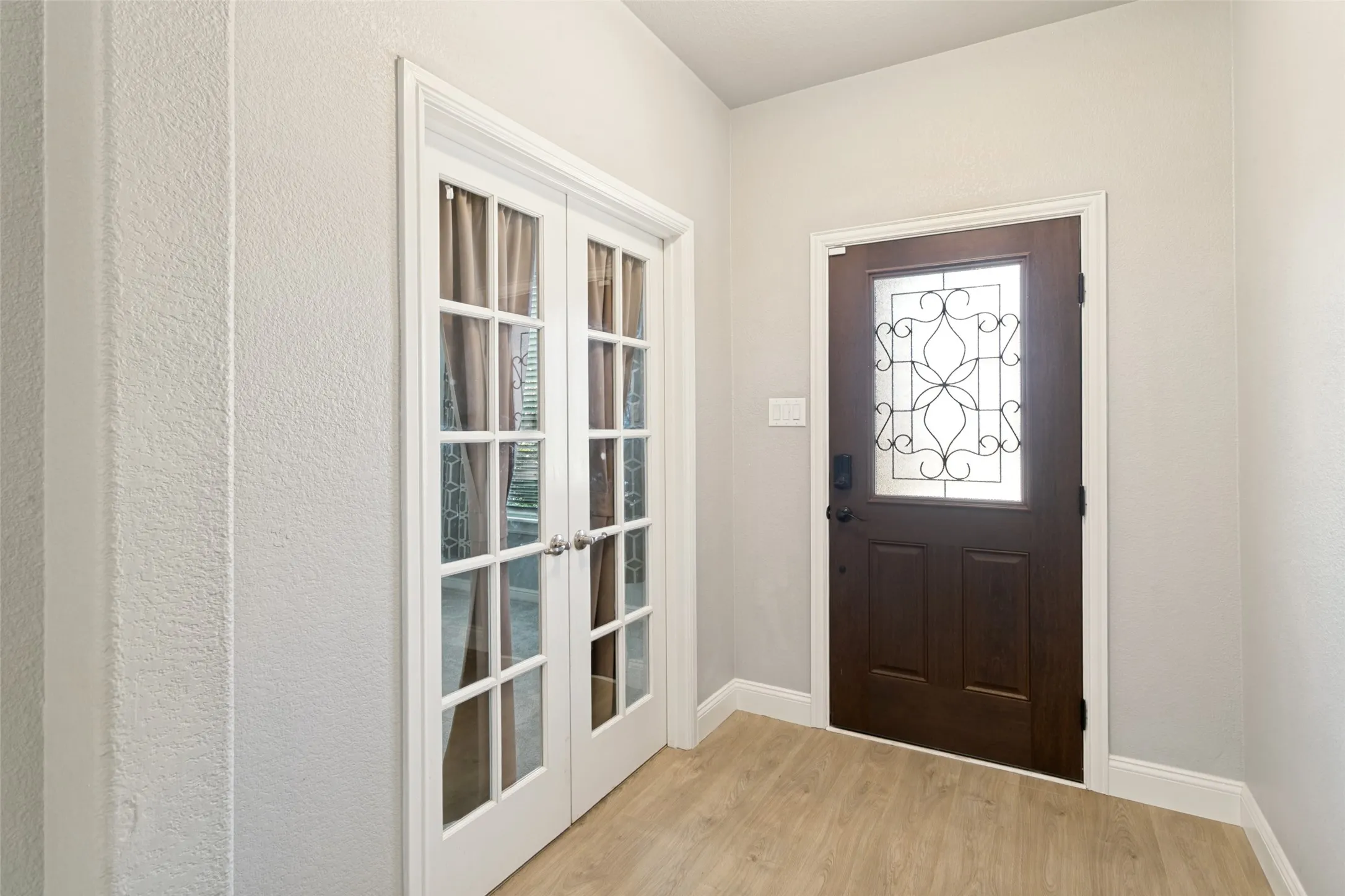 Single Family Residence For Sale in Tarrant County , 809 Key Deer Drive, Fort Worth, Texas 76028, 3 Bedroom, 2 Bathroom, 2 Garage spaces, 1,736 Sqft, built in 2019, mls#21376853, Real Estate Agent in Fort Worth, Homes For Sale in Tarrant county, Homes For Sale in Fort Worth, Realtor in Fort Worth Texas, Real Estate Brokerage Independent Realty Texas, Luminita Cordes Realtor