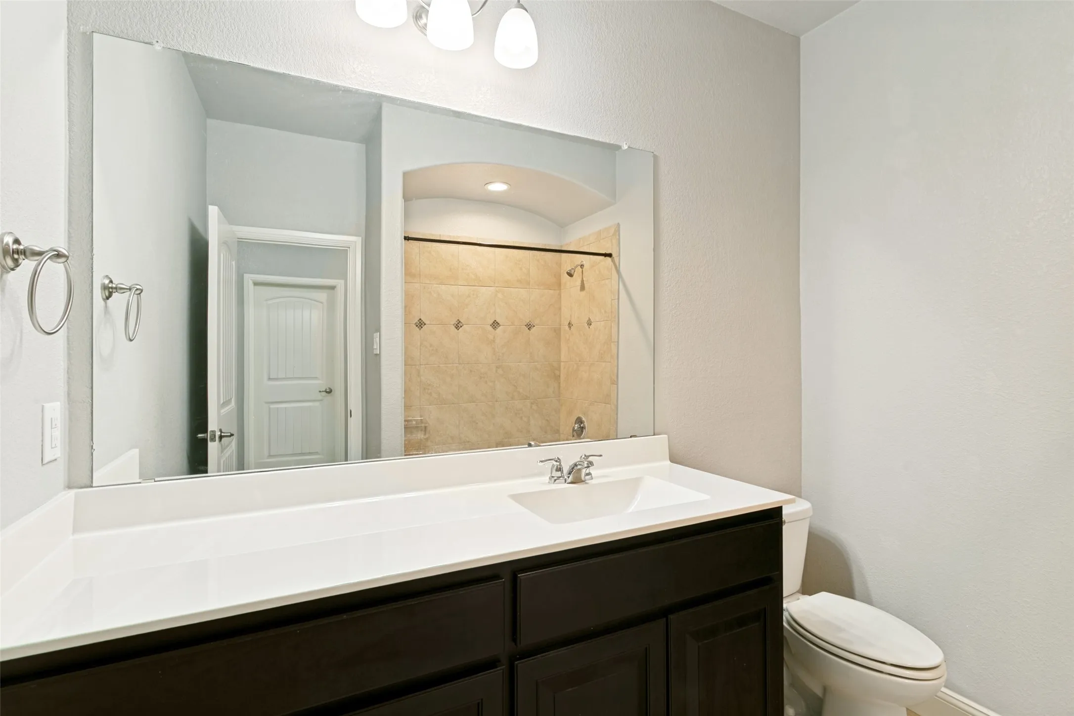 Single Family Residence For Sale in Tarrant County , 809 Key Deer Drive, Fort Worth, Texas 76028, 3 Bedroom, 2 Bathroom, 2 Garage spaces, 1,736 Sqft, built in 2019, mls#21376853, Real Estate Agent in Fort Worth, Homes For Sale in Tarrant county, Homes For Sale in Fort Worth, Realtor in Fort Worth Texas, Real Estate Brokerage Independent Realty Texas, Luminita Cordes Realtor