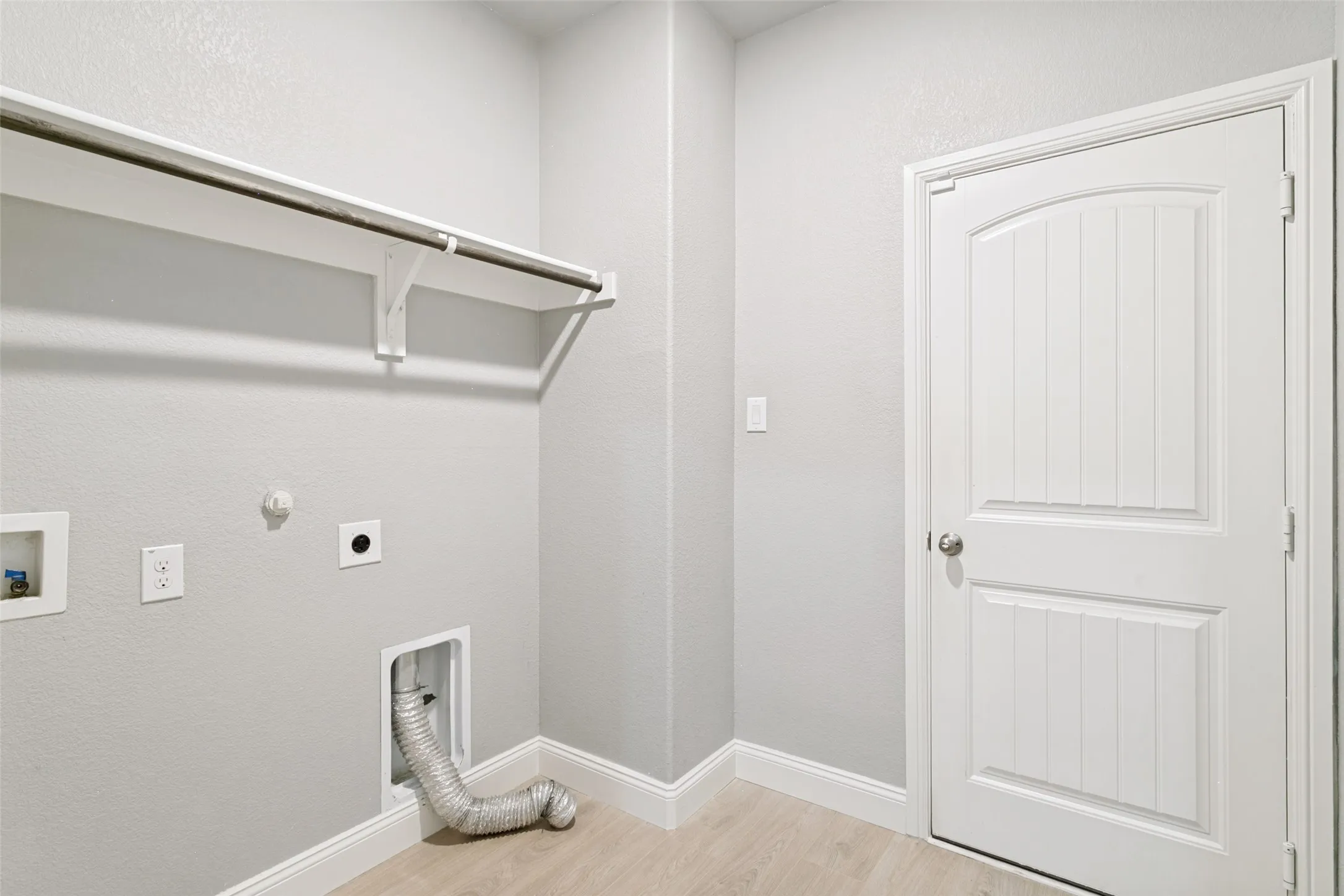 Single Family Residence For Sale in Tarrant County , 809 Key Deer Drive, Fort Worth, Texas 76028, 3 Bedroom, 2 Bathroom, 2 Garage spaces, 1,736 Sqft, built in 2019, mls#21376853, Real Estate Agent in Fort Worth, Homes For Sale in Tarrant county, Homes For Sale in Fort Worth, Realtor in Fort Worth Texas, Real Estate Brokerage Independent Realty Texas, Luminita Cordes Realtor