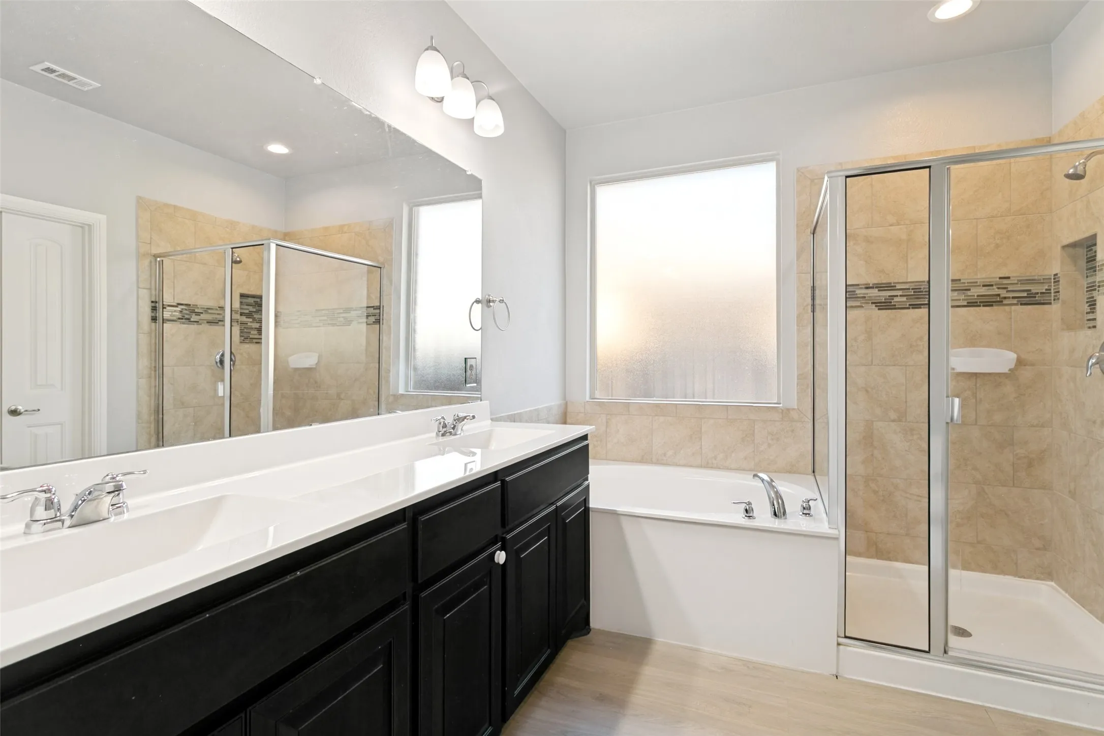 Single Family Residence For Sale in Tarrant County , 809 Key Deer Drive, Fort Worth, Texas 76028, 3 Bedroom, 2 Bathroom, 2 Garage spaces, 1,736 Sqft, built in 2019, mls#21376853, Real Estate Agent in Fort Worth, Homes For Sale in Tarrant county, Homes For Sale in Fort Worth, Realtor in Fort Worth Texas, Real Estate Brokerage Independent Realty Texas, Luminita Cordes Realtor