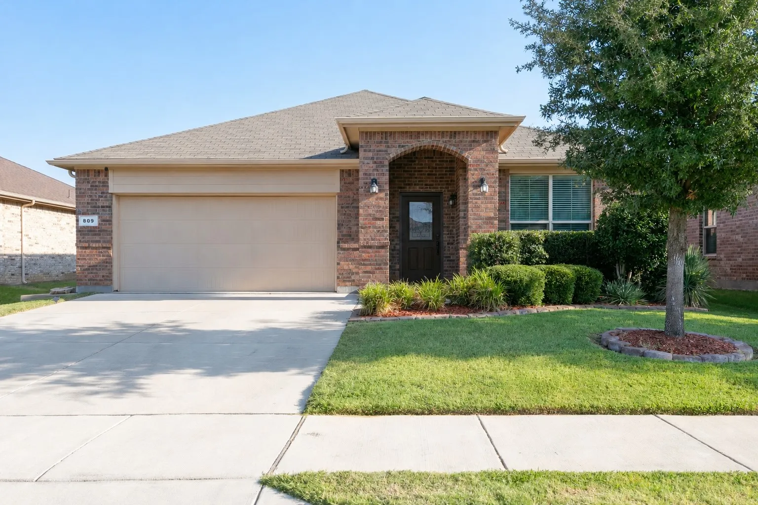 Single Family Residence For Sale in Tarrant County , 809 Key Deer Drive, Fort Worth, Texas 76028, 3 Bedroom, 2 Bathroom, 2 Garage spaces, 1,736 Sqft, built in 2019, mls#21376853, Real Estate Agent in Fort Worth, Homes For Sale in Tarrant county, Homes For Sale in Fort Worth, Realtor in Fort Worth Texas, Real Estate Brokerage Independent Realty Texas, Luminita Cordes Realtor