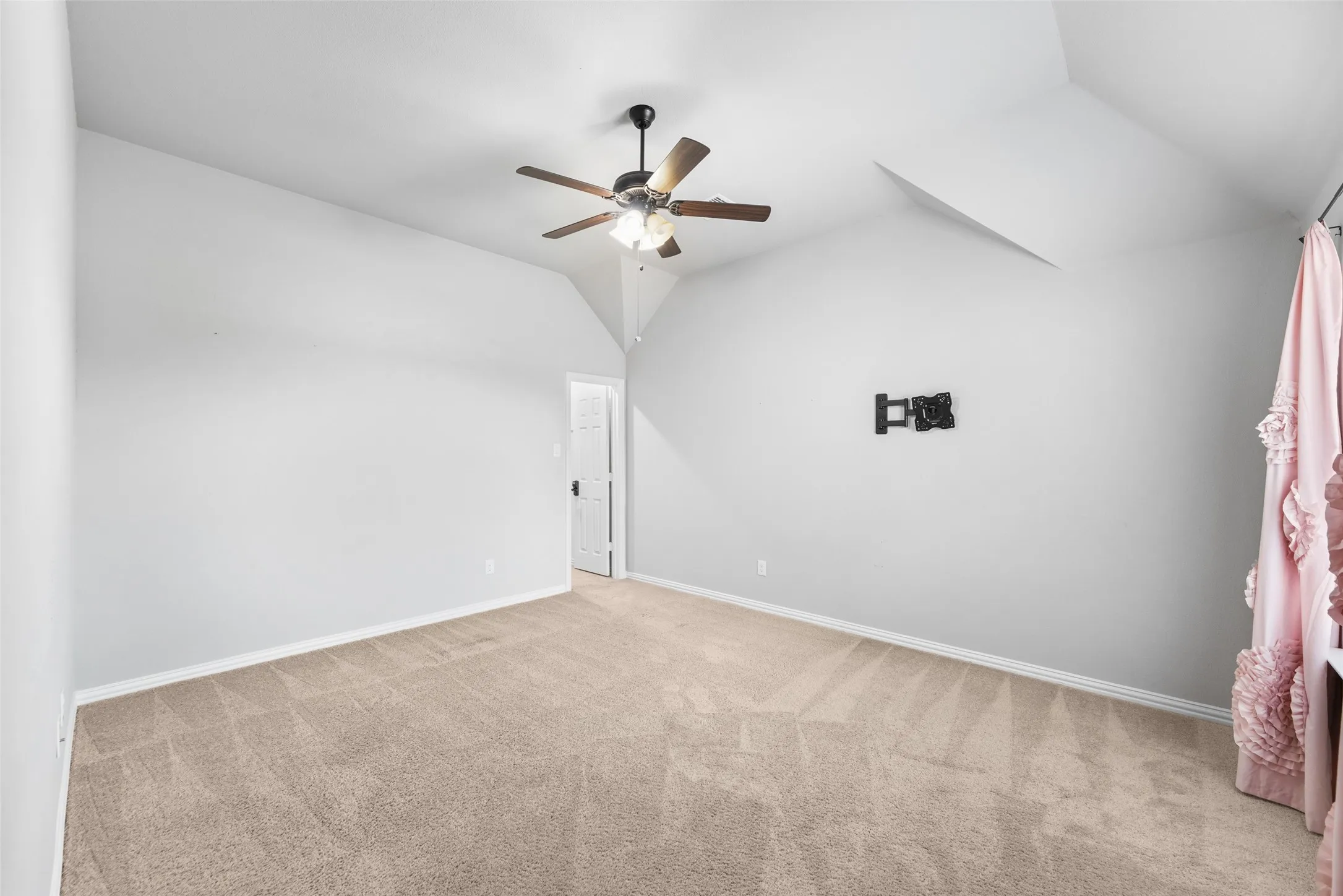 Single Family Residence For Sale in Collin County , 701 Featherstone Lane, Prosper, Texas 75078, 6 Bedroom, 4 Bathroom, 4 Garage spaces, 4,950 Sqft, built in 2020, mls#21375803, Real Estate Agent in Prosper, Homes For Sale in Collin county, Homes For Sale in Prosper, Realtor in Prosper Texas, Real Estate Brokerage Independent Realty Texas, Luminita Cordes Realtor