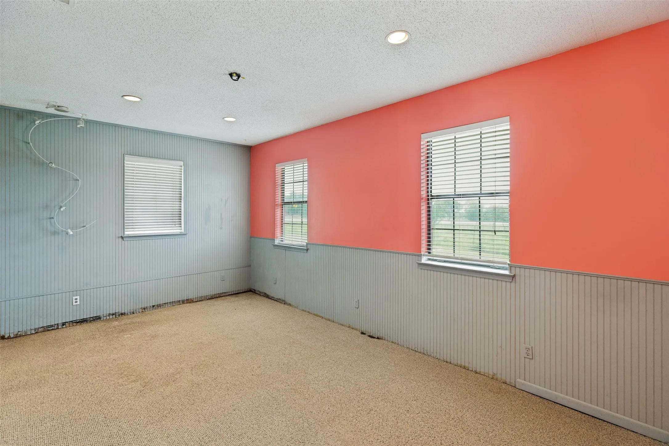 Single Family Residence For Sale in Hunt County , 2689 FM 1569, Greenville, Texas 75401, 3 Bedroom, 2 Bathroom, 2 Garage spaces, 1,344 Sqft, built in 1971, mls#21360095, Real Estate Agent in Greenville, Homes For Sale in Hunt county, Homes For Sale in Greenville, Realtor in Greenville Texas, Real Estate Brokerage Independent Realty Texas, Luminita Cordes Realtor
