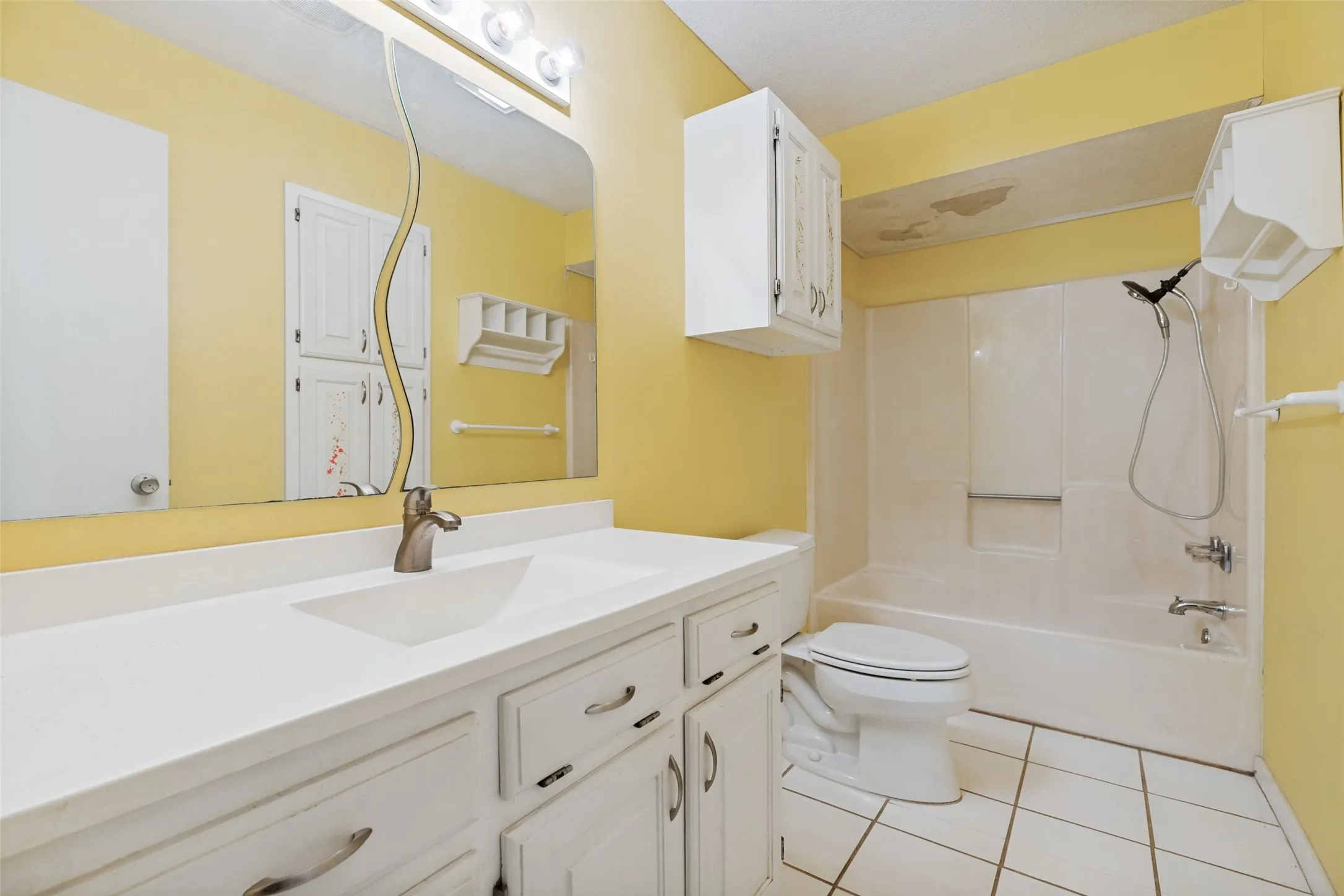 Single Family Residence For Sale in Hunt County , 2689 FM 1569, Greenville, Texas 75401, 3 Bedroom, 2 Bathroom, 2 Garage spaces, 1,344 Sqft, built in 1971, mls#21360095, Real Estate Agent in Greenville, Homes For Sale in Hunt county, Homes For Sale in Greenville, Realtor in Greenville Texas, Real Estate Brokerage Independent Realty Texas, Luminita Cordes Realtor