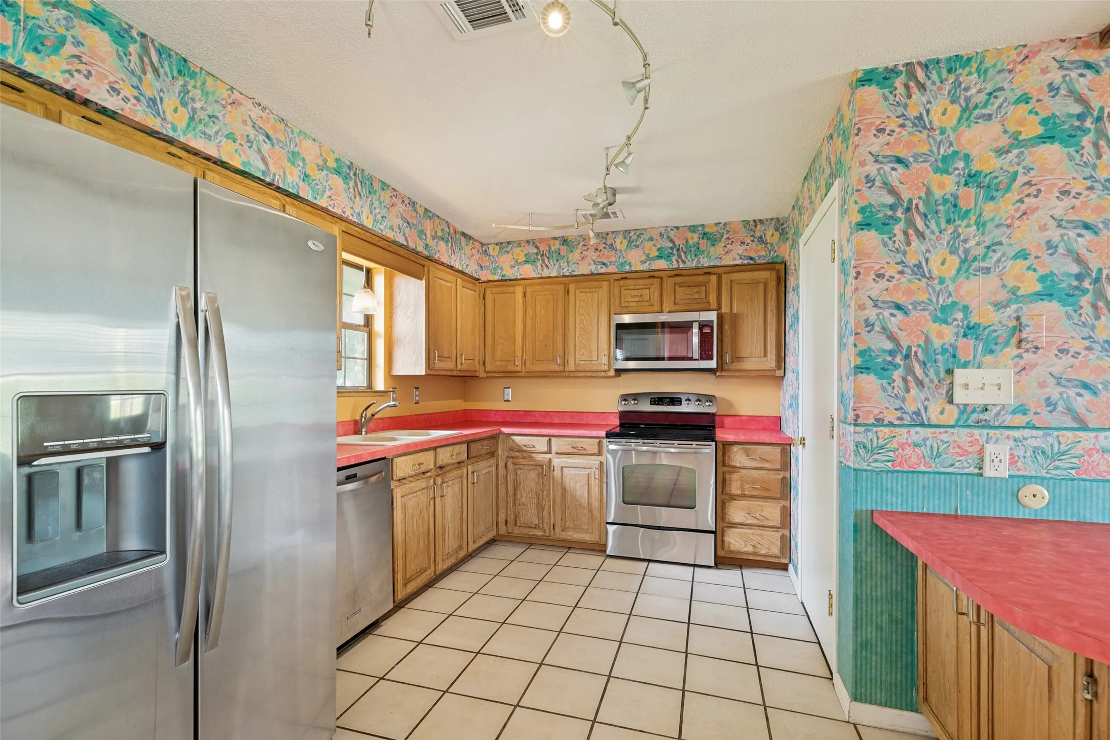 Single Family Residence For Sale in Hunt County , 2689 FM 1569, Greenville, Texas 75401, 3 Bedroom, 2 Bathroom, 2 Garage spaces, 1,344 Sqft, built in 1971, mls#21360095, Real Estate Agent in Greenville, Homes For Sale in Hunt county, Homes For Sale in Greenville, Realtor in Greenville Texas, Real Estate Brokerage Independent Realty Texas, Luminita Cordes Realtor