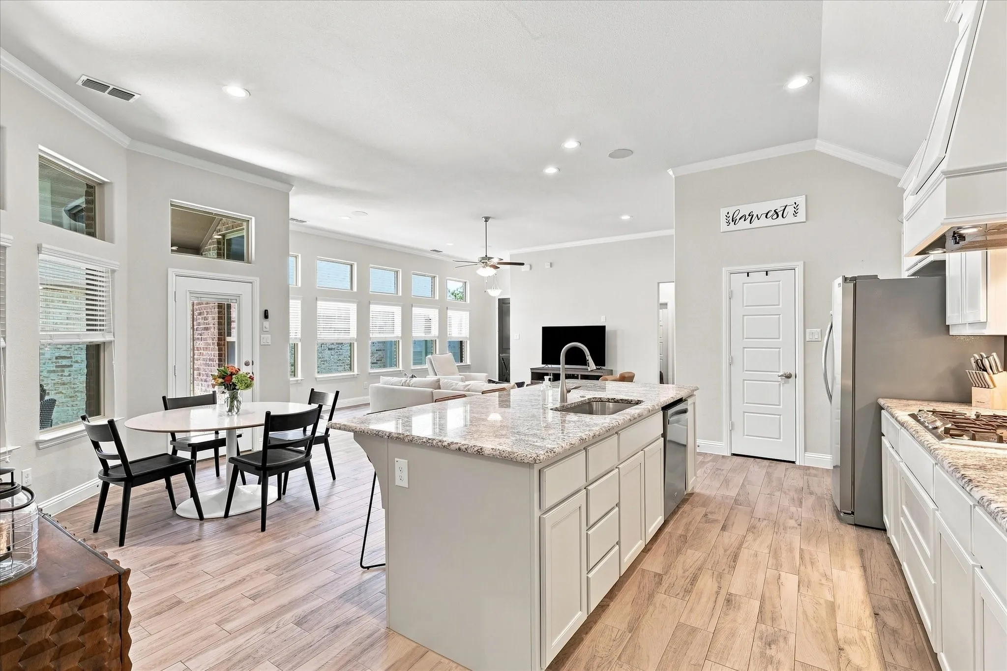 Single Family Residence For Sale in Denton County , 904 Boardwalk Way, Argyle, Texas 76226, 3 Bedroom, 2 Bathroom, 2 Garage spaces, 1,832 Sqft, built in 2018, mls#21377351, Real Estate Agent in Argyle, Homes For Sale in Denton county, Homes For Sale in Argyle, Realtor in Argyle Texas, Real Estate Brokerage Independent Realty Texas, Luminita Cordes Realtor