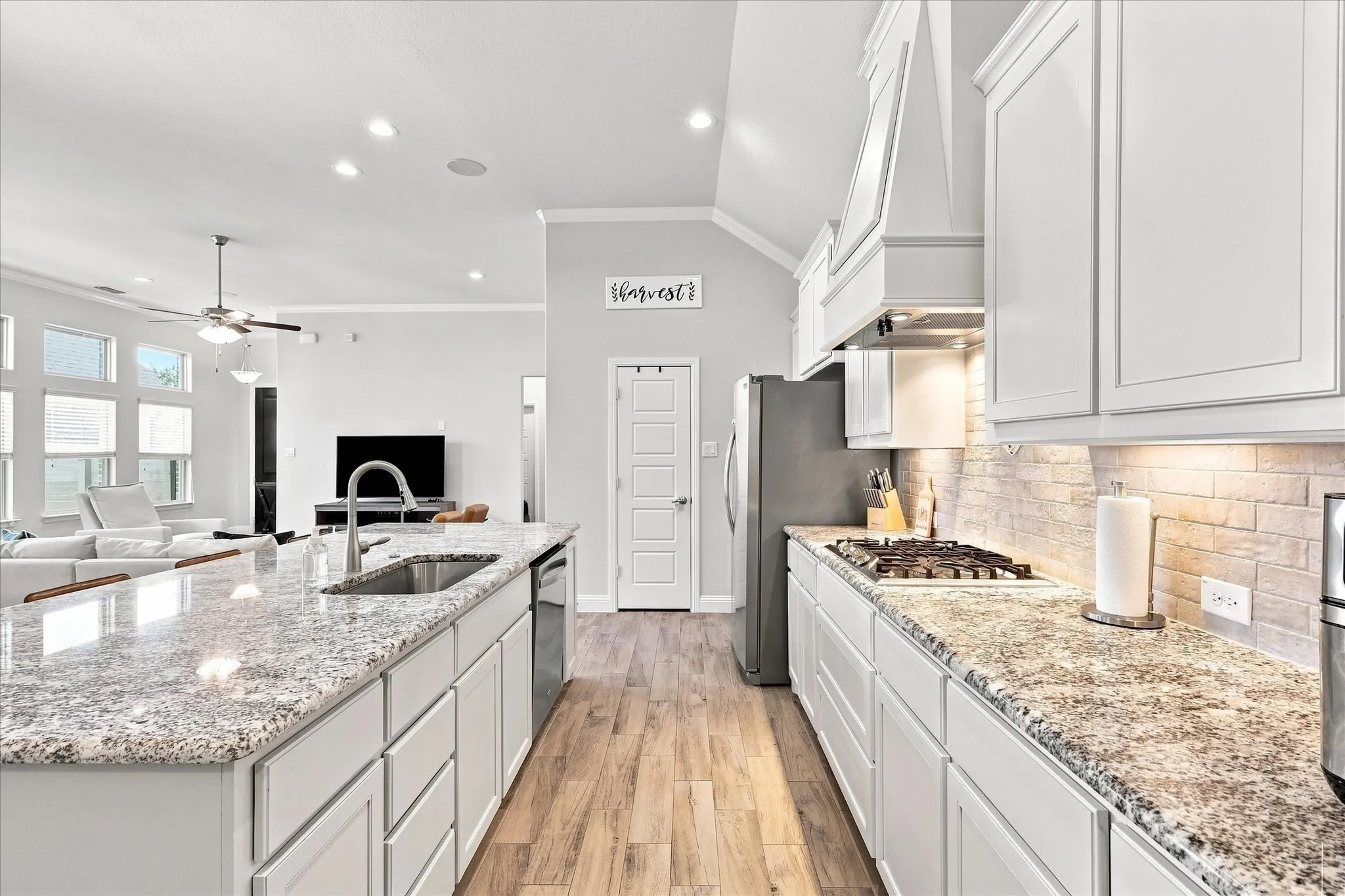 Single Family Residence For Sale in Denton County , 904 Boardwalk Way, Argyle, Texas 76226, 3 Bedroom, 2 Bathroom, 2 Garage spaces, 1,832 Sqft, built in 2018, mls#21377351, Real Estate Agent in Argyle, Homes For Sale in Denton county, Homes For Sale in Argyle, Realtor in Argyle Texas, Real Estate Brokerage Independent Realty Texas, Luminita Cordes Realtor