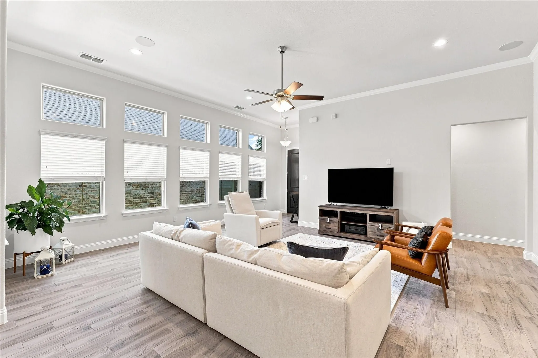 Single Family Residence For Sale in Denton County , 904 Boardwalk Way, Argyle, Texas 76226, 3 Bedroom, 2 Bathroom, 2 Garage spaces, 1,832 Sqft, built in 2018, mls#21377351, Real Estate Agent in Argyle, Homes For Sale in Denton county, Homes For Sale in Argyle, Realtor in Argyle Texas, Real Estate Brokerage Independent Realty Texas, Luminita Cordes Realtor