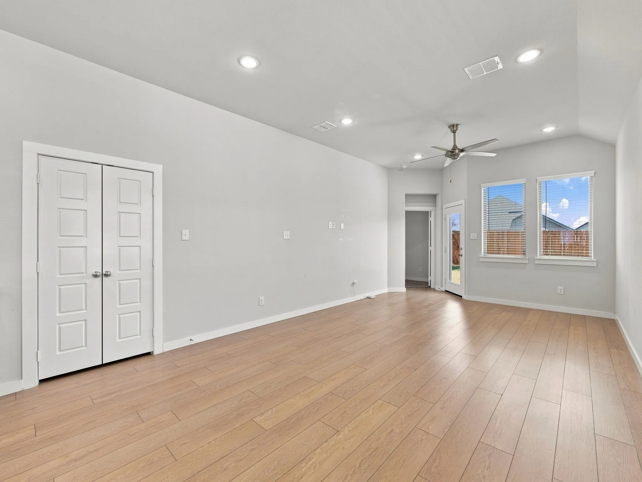 Single Family Residence For Sale in Collin County , 1157 Butterfly Dale Drive, Lavon, Texas 75166, 3 Bedroom, 2 Bathroom, 2 Garage spaces, 1,524 Sqft, built in 2023, mls#21371300, Real Estate Agent in Lavon, Homes For Sale in Collin county, Homes For Sale in Lavon, Realtor in Lavon Texas, Real Estate Brokerage Independent Realty Texas, Luminita Cordes Realtor