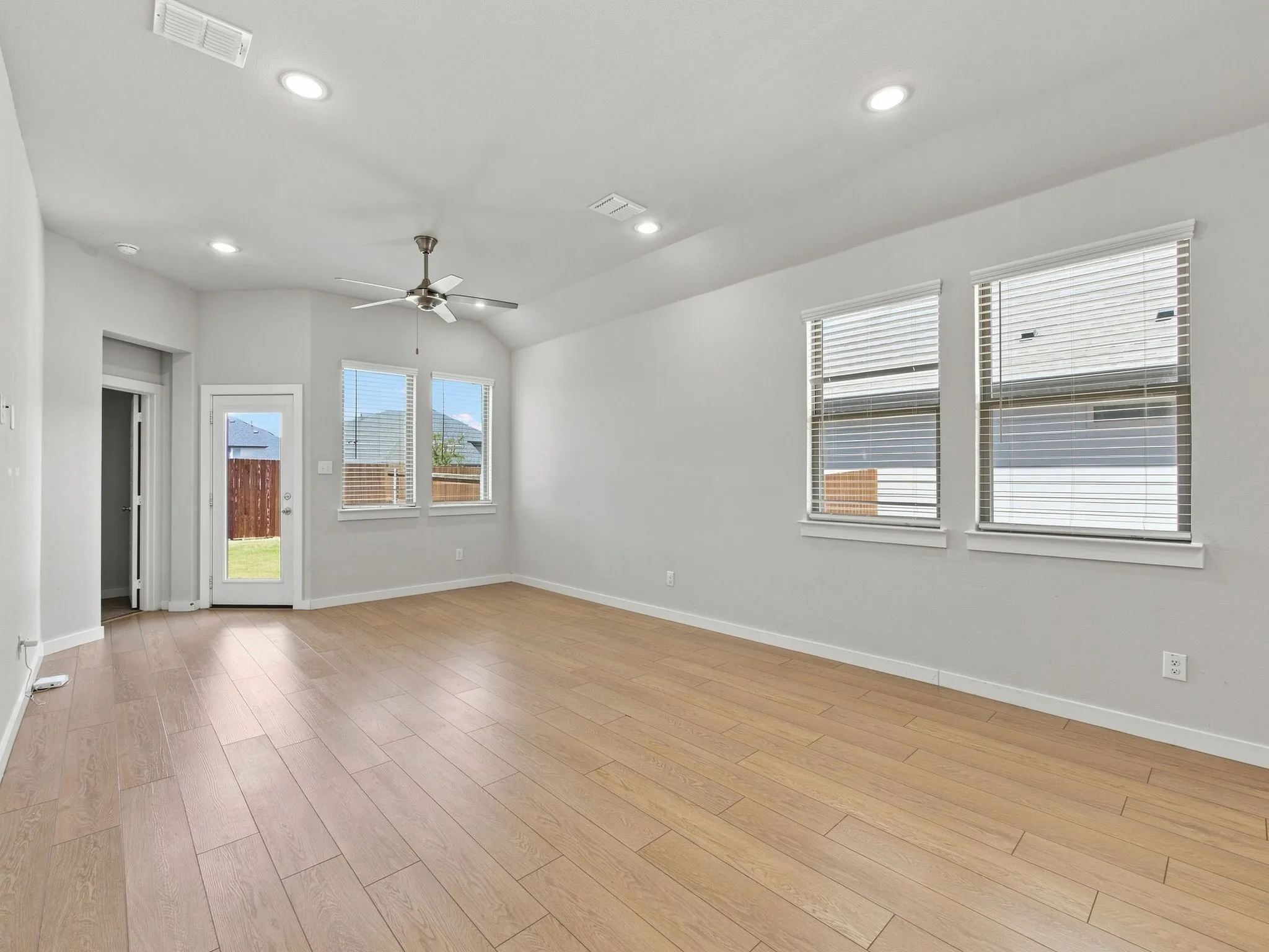 Single Family Residence For Sale in Collin County , 1157 Butterfly Dale Drive, Lavon, Texas 75166, 3 Bedroom, 2 Bathroom, 2 Garage spaces, 1,524 Sqft, built in 2023, mls#21371300, Real Estate Agent in Lavon, Homes For Sale in Collin county, Homes For Sale in Lavon, Realtor in Lavon Texas, Real Estate Brokerage Independent Realty Texas, Luminita Cordes Realtor