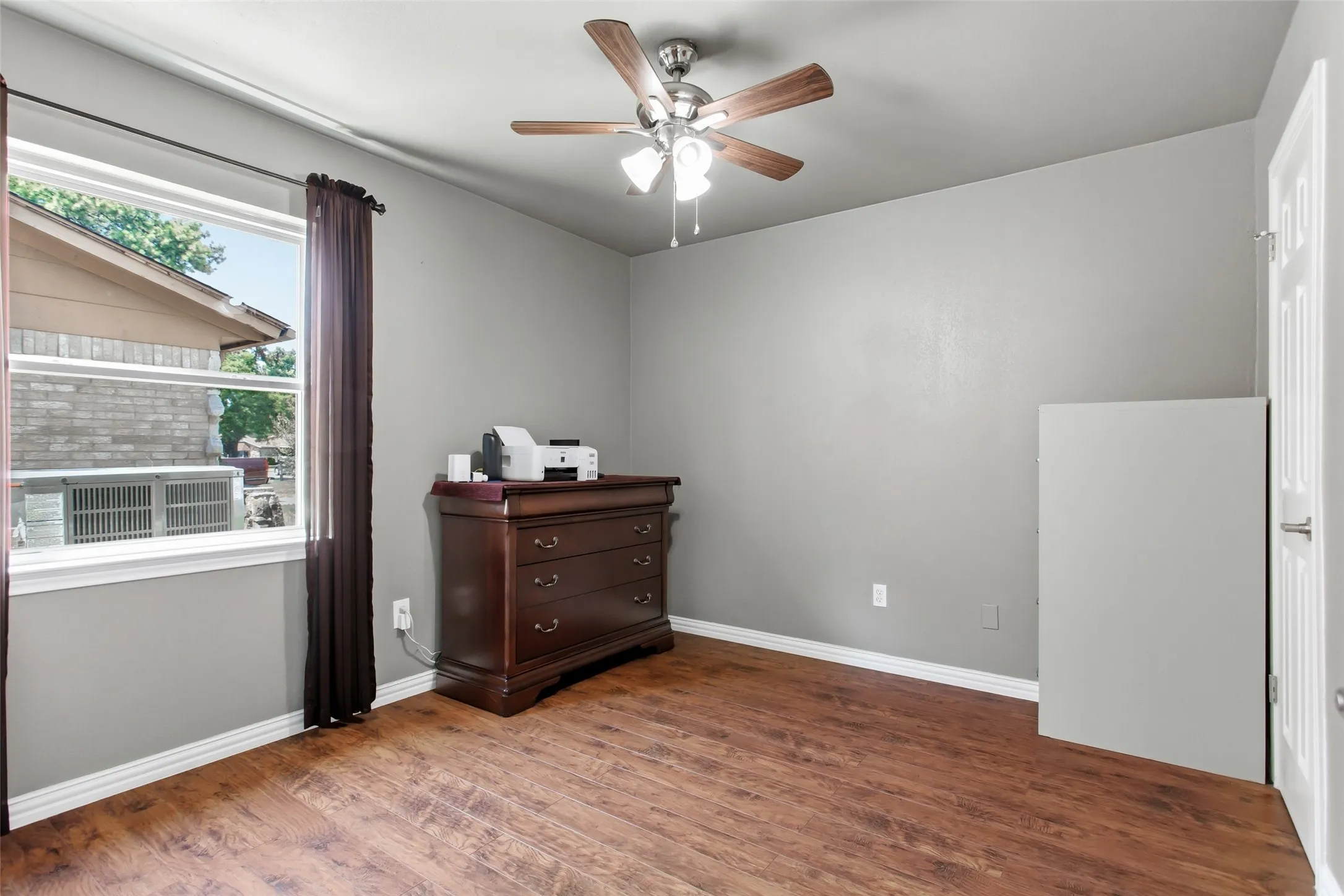 Single Family Residence For Sale in Dallas County , 2600 Quail Valley, Irving, Texas 75060, 3 Bedroom, 2 Bathroom, 2 Garage spaces, 1,544 Sqft, built in 1977, mls#21377642, Real Estate Agent in Irving, Homes For Sale in Dallas county, Homes For Sale in Irving, Realtor in Irving Texas, Real Estate Brokerage Independent Realty Texas, Luminita Cordes Realtor