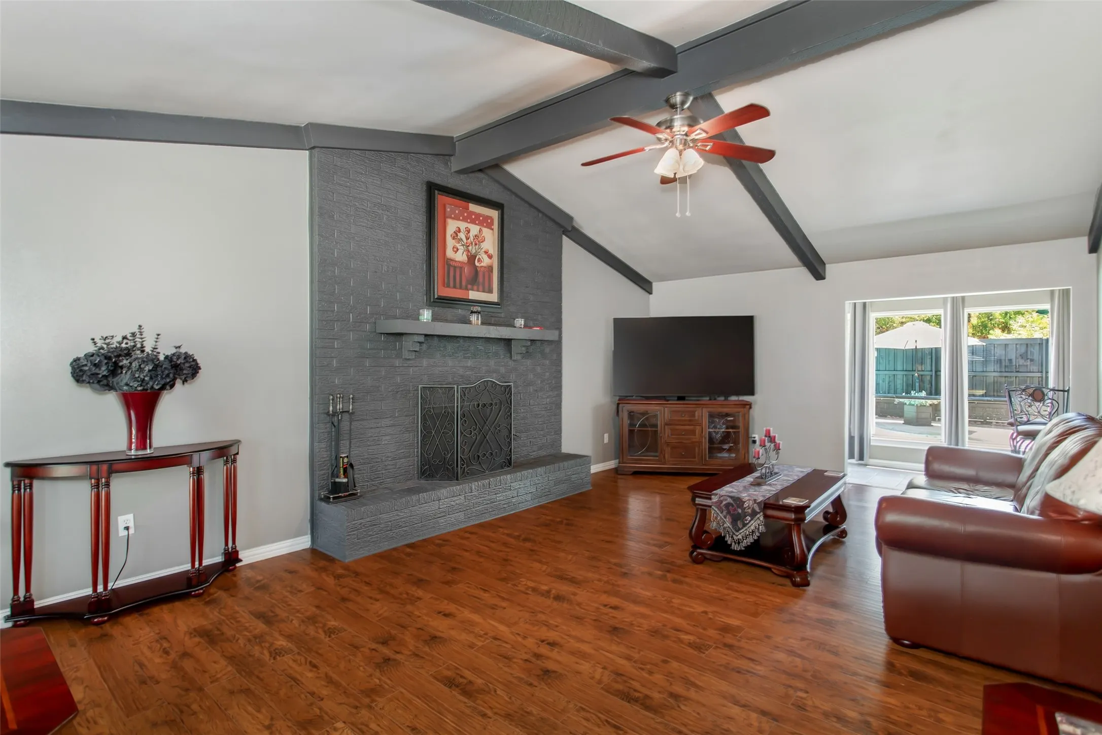 Single Family Residence For Sale in Dallas County , 2600 Quail Valley, Irving, Texas 75060, 3 Bedroom, 2 Bathroom, 2 Garage spaces, 1,544 Sqft, built in 1977, mls#21377642, Real Estate Agent in Irving, Homes For Sale in Dallas county, Homes For Sale in Irving, Realtor in Irving Texas, Real Estate Brokerage Independent Realty Texas, Luminita Cordes Realtor