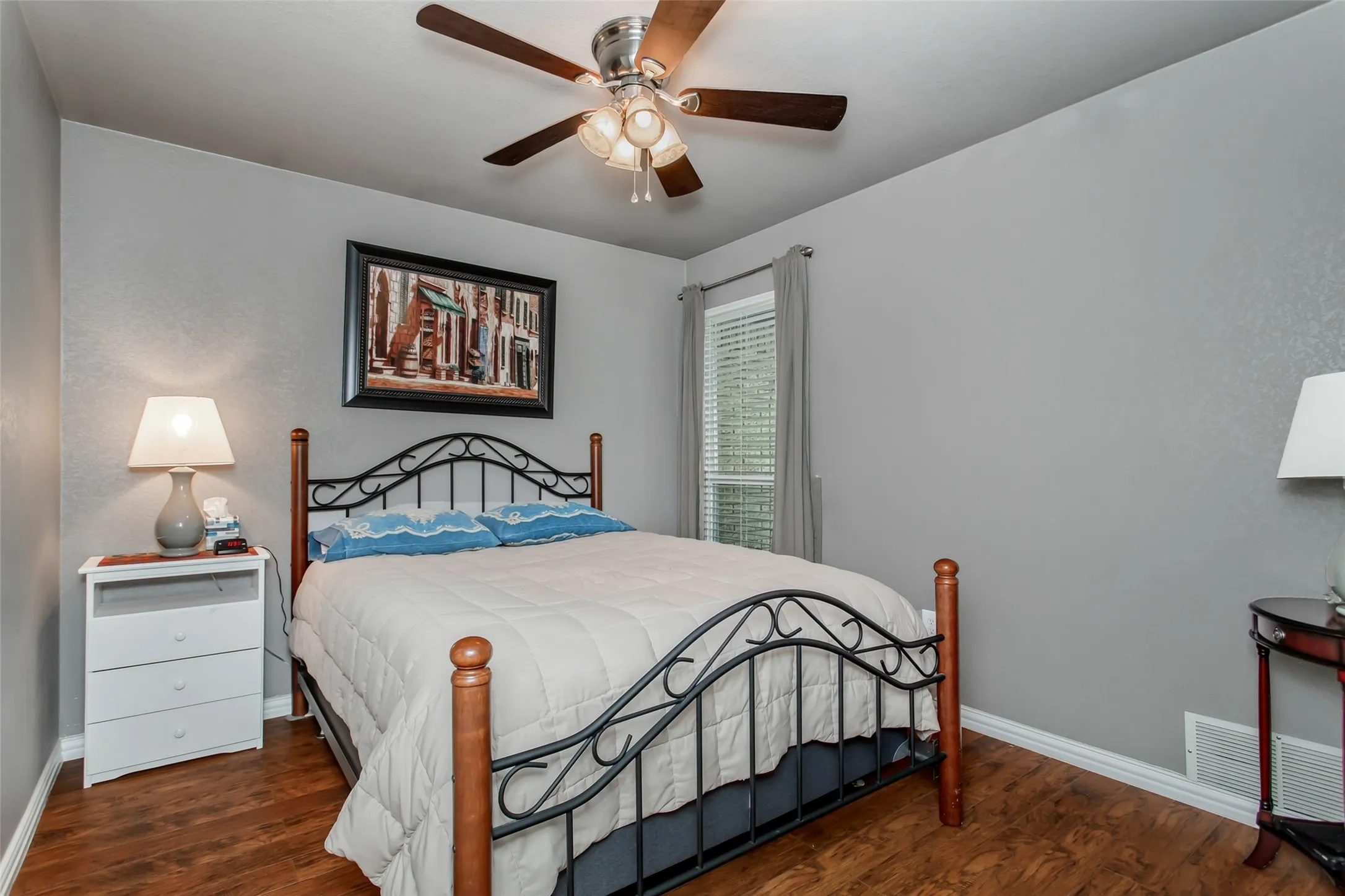 Single Family Residence For Sale in Dallas County , 2600 Quail Valley, Irving, Texas 75060, 3 Bedroom, 2 Bathroom, 2 Garage spaces, 1,544 Sqft, built in 1977, mls#21377642, Real Estate Agent in Irving, Homes For Sale in Dallas county, Homes For Sale in Irving, Realtor in Irving Texas, Real Estate Brokerage Independent Realty Texas, Luminita Cordes Realtor
