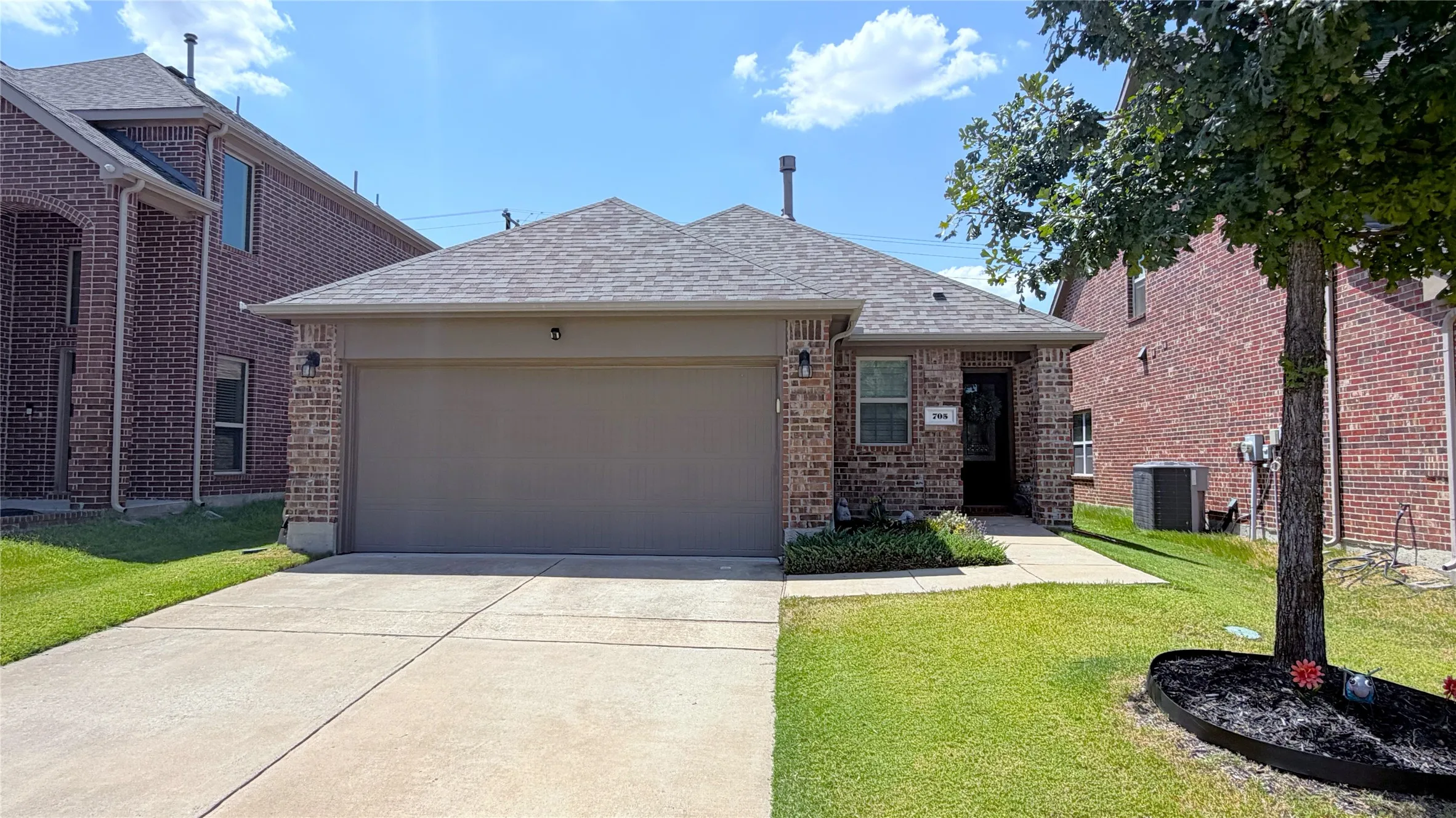 Single Family Residence For Sale in Collin County , 705 Blue Teal Place, Mc Kinney, Texas 75071, 3 Bedroom, 2 Bathroom, 2 Garage spaces, 1,416 Sqft, built in 2017, mls#21376623, Real Estate Agent in Mc Kinney, Homes For Sale in Collin county, Homes For Sale in Mc Kinney, Realtor in Mc Kinney Texas, Real Estate Brokerage Independent Realty Texas, Luminita Cordes Realtor
