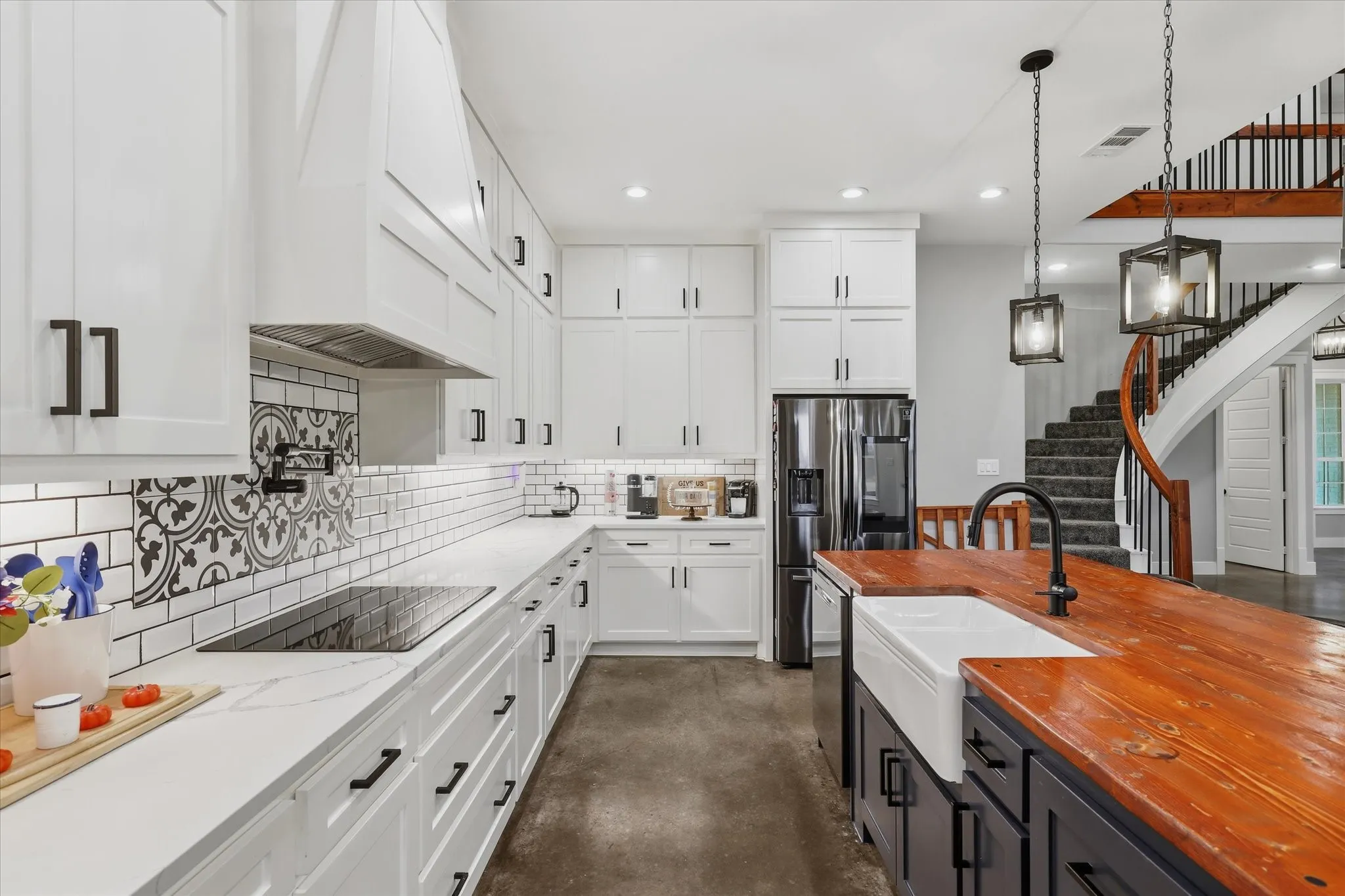 Single Family Residence For Sale in Ellis County , 3321 Mountain View Drive, Venus, Texas 76084, 4 Bedroom, 5 Bathroom, 2 Garage spaces, 3,467 Sqft, built in 2019, mls#21375192, Real Estate Agent in Venus, Homes For Sale in Ellis county, Homes For Sale in Venus, Realtor in Venus Texas, Real Estate Brokerage Independent Realty Texas, Luminita Cordes Realtor