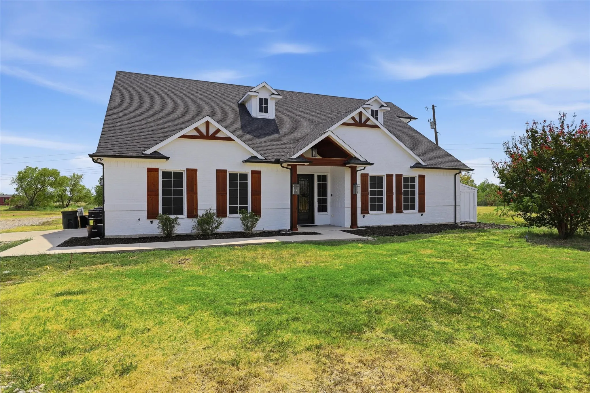Single Family Residence For Sale in Ellis County , 3321 Mountain View Drive, Venus, Texas 76084, 4 Bedroom, 5 Bathroom, 2 Garage spaces, 3,467 Sqft, built in 2019, mls#21375192, Real Estate Agent in Venus, Homes For Sale in Ellis county, Homes For Sale in Venus, Realtor in Venus Texas, Real Estate Brokerage Independent Realty Texas, Luminita Cordes Realtor
