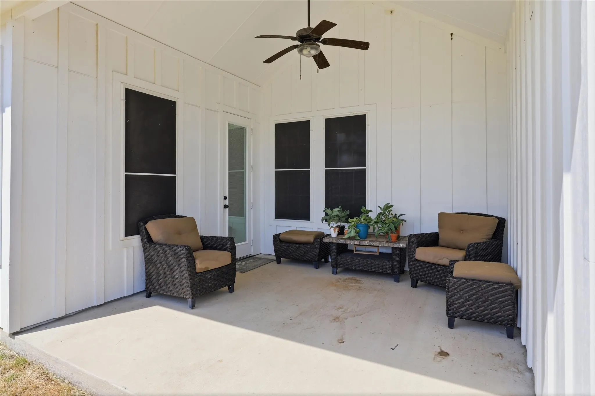 Single Family Residence For Sale in Ellis County , 3321 Mountain View Drive, Venus, Texas 76084, 4 Bedroom, 5 Bathroom, 2 Garage spaces, 3,467 Sqft, built in 2019, mls#21375192, Real Estate Agent in Venus, Homes For Sale in Ellis county, Homes For Sale in Venus, Realtor in Venus Texas, Real Estate Brokerage Independent Realty Texas, Luminita Cordes Realtor