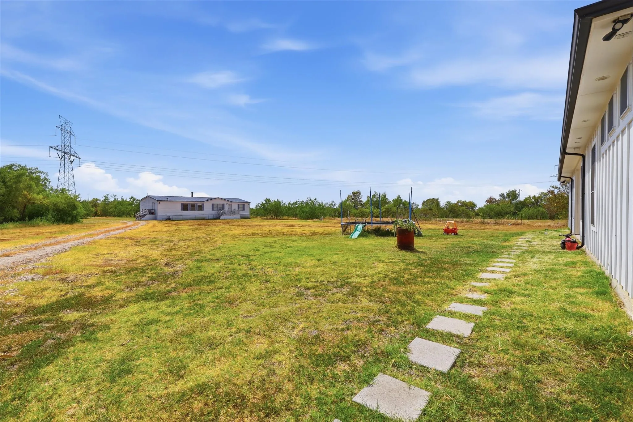 Single Family Residence For Sale in Ellis County , 3321 Mountain View Drive, Venus, Texas 76084, 4 Bedroom, 5 Bathroom, 2 Garage spaces, 3,467 Sqft, built in 2019, mls#21375192, Real Estate Agent in Venus, Homes For Sale in Ellis county, Homes For Sale in Venus, Realtor in Venus Texas, Real Estate Brokerage Independent Realty Texas, Luminita Cordes Realtor
