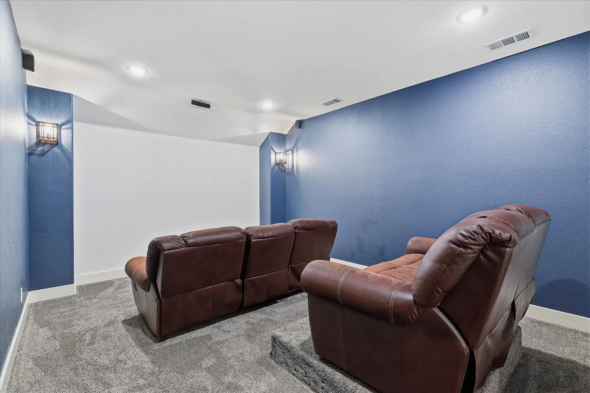 Single Family Residence For Sale in Ellis County , 3321 Mountain View Drive, Venus, Texas 76084, 4 Bedroom, 5 Bathroom, 2 Garage spaces, 3,467 Sqft, built in 2019, mls#21375192, Real Estate Agent in Venus, Homes For Sale in Ellis county, Homes For Sale in Venus, Realtor in Venus Texas, Real Estate Brokerage Independent Realty Texas, Luminita Cordes Realtor