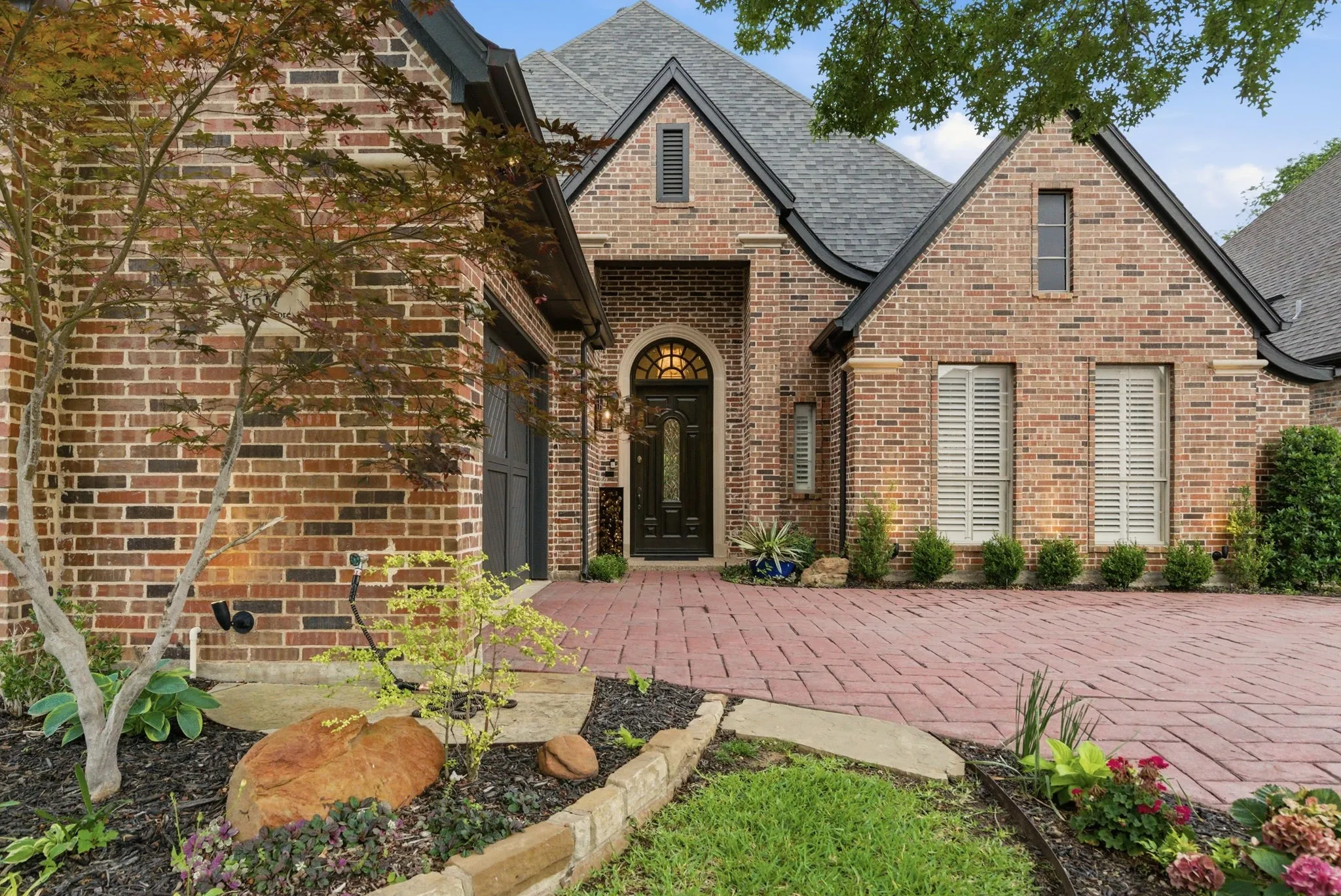 Single Family Residence For Sale in Tarrant County , 1617 Heathermore, Colleyville, Texas 76034, 3 Bedroom, 4 Bathroom, 2 Garage spaces, 2,849 Sqft, built in 2000, mls#21377655, Real Estate Agent in Colleyville, Homes For Sale in Tarrant county, Homes For Sale in Colleyville, Realtor in Colleyville Texas, Real Estate Brokerage Independent Realty Texas, Luminita Cordes Realtor