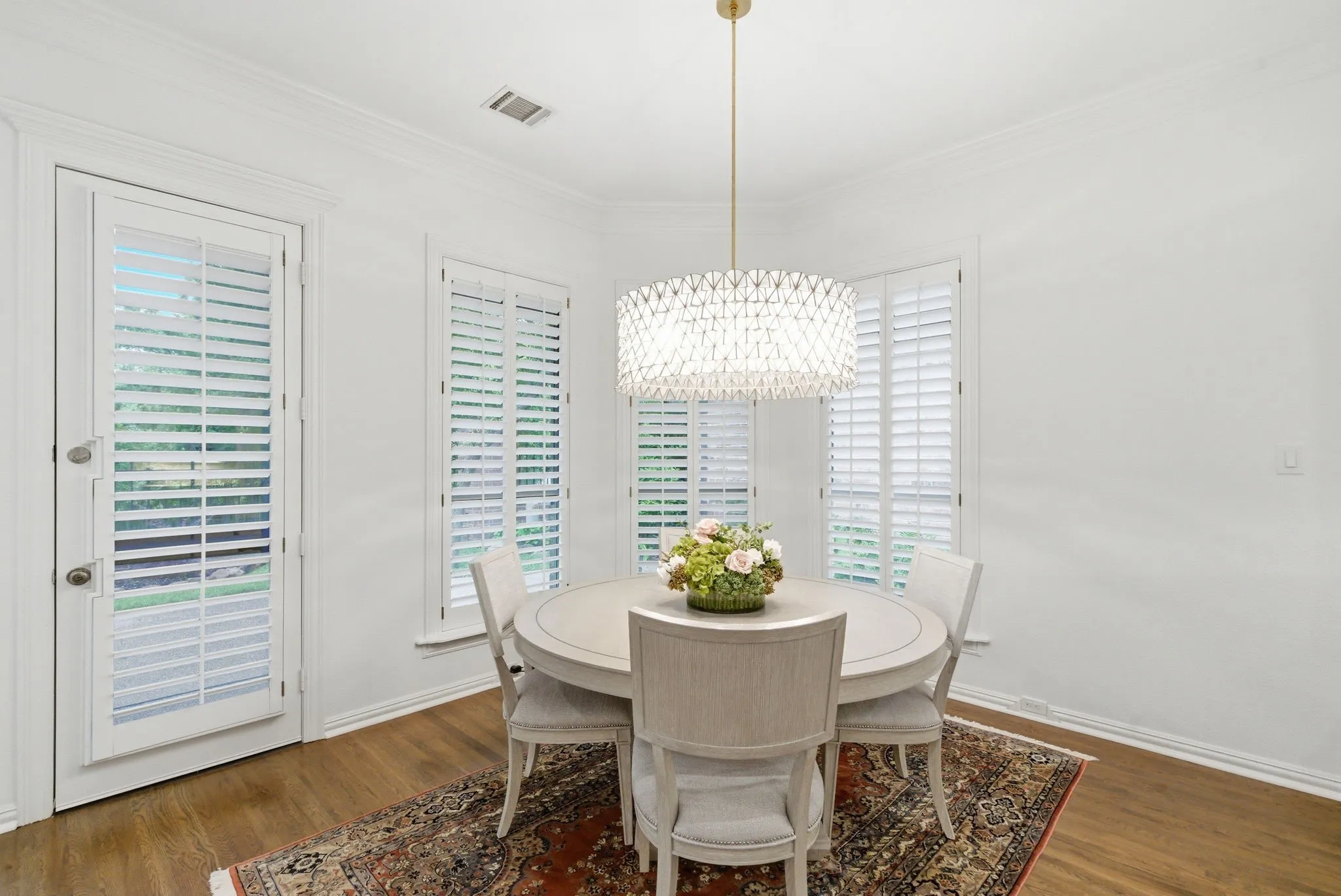 Single Family Residence For Sale in Tarrant County , 1617 Heathermore, Colleyville, Texas 76034, 3 Bedroom, 4 Bathroom, 2 Garage spaces, 2,849 Sqft, built in 2000, mls#21377655, Real Estate Agent in Colleyville, Homes For Sale in Tarrant county, Homes For Sale in Colleyville, Realtor in Colleyville Texas, Real Estate Brokerage Independent Realty Texas, Luminita Cordes Realtor