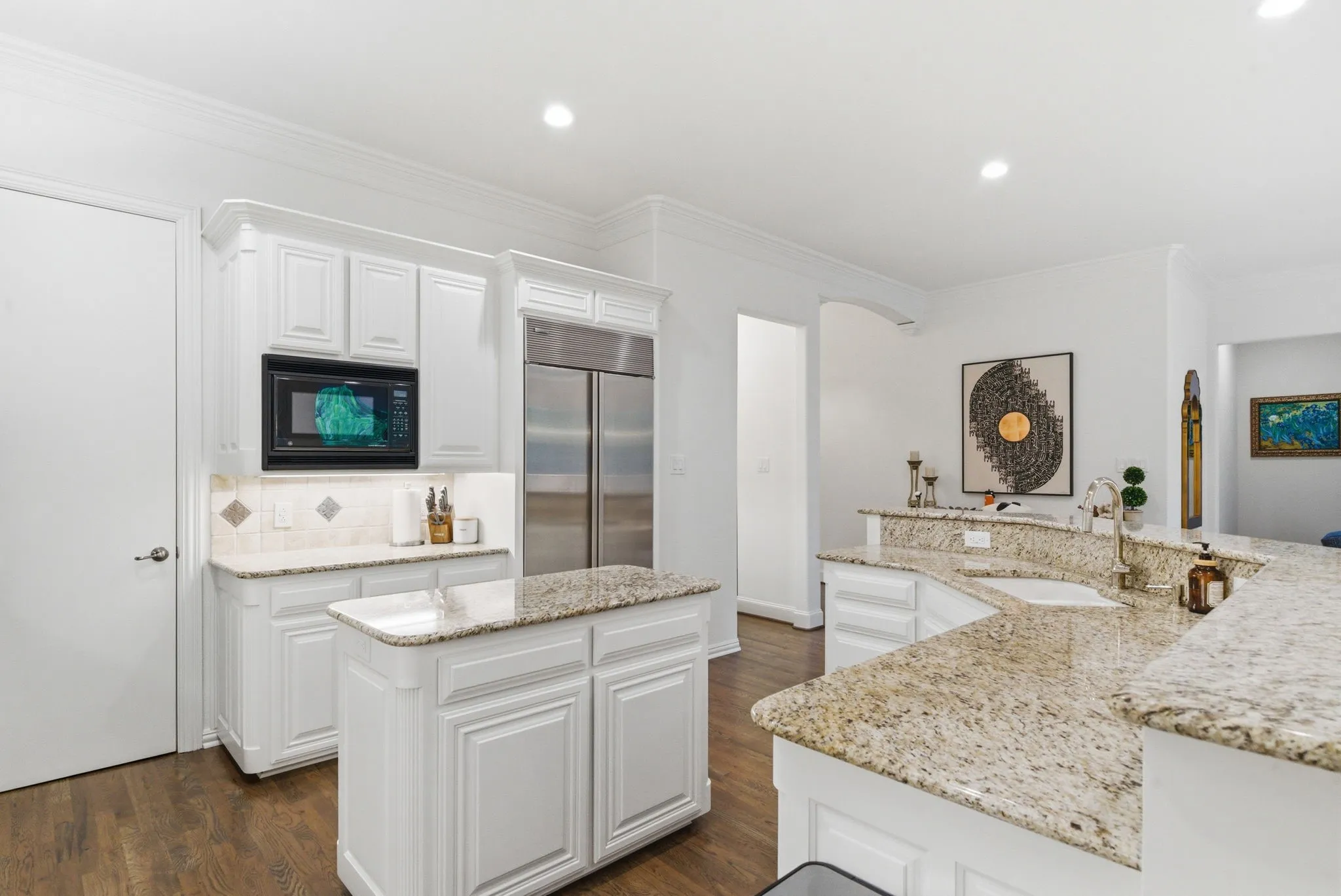 Single Family Residence For Sale in Tarrant County , 1617 Heathermore, Colleyville, Texas 76034, 3 Bedroom, 4 Bathroom, 2 Garage spaces, 2,849 Sqft, built in 2000, mls#21377655, Real Estate Agent in Colleyville, Homes For Sale in Tarrant county, Homes For Sale in Colleyville, Realtor in Colleyville Texas, Real Estate Brokerage Independent Realty Texas, Luminita Cordes Realtor