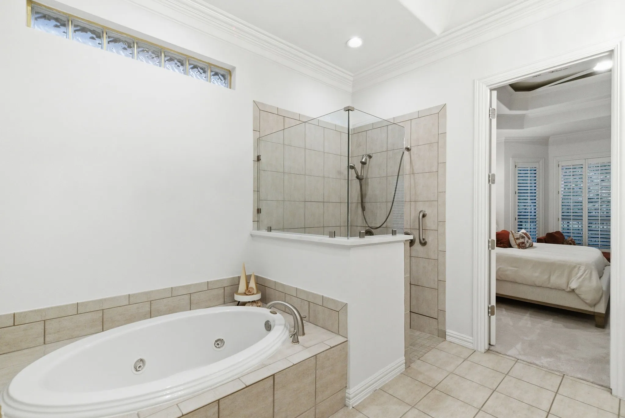 Single Family Residence For Sale in Tarrant County , 1617 Heathermore, Colleyville, Texas 76034, 3 Bedroom, 4 Bathroom, 2 Garage spaces, 2,849 Sqft, built in 2000, mls#21377655, Real Estate Agent in Colleyville, Homes For Sale in Tarrant county, Homes For Sale in Colleyville, Realtor in Colleyville Texas, Real Estate Brokerage Independent Realty Texas, Luminita Cordes Realtor