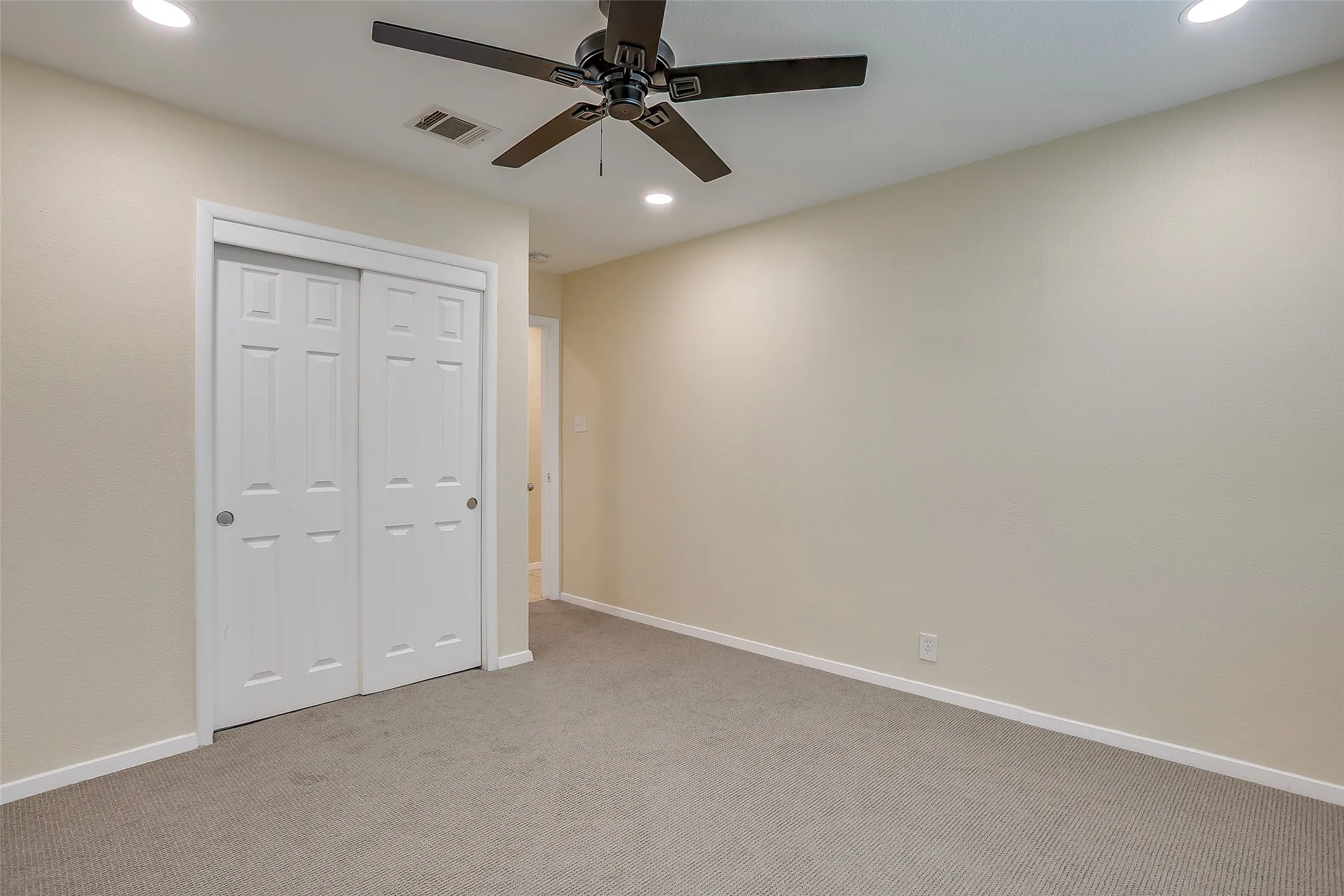 Single Family Residence For Sale in Tarrant County , 1208 Warden Street, Benbrook, Texas 76126, 3 Bedroom, 2 Bathroom, 2 Garage spaces, 1,750 Sqft, built in 1954, mls#21377661, Real Estate Agent in Benbrook, Homes For Sale in Tarrant county, Homes For Sale in Benbrook, Realtor in Benbrook Texas, Real Estate Brokerage Independent Realty Texas, Luminita Cordes Realtor