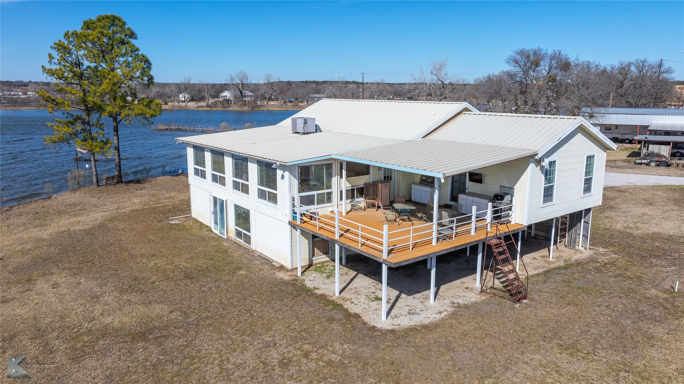 Single Family Residence For Sale in Eastland County , 206 County Road 541, Eastland, Texas 76448, 3 Bedroom, 4 Bathroom, Garage spaces, 2,166 Sqft, built in 1980, mls#21377660, Real Estate Agent in Eastland, Homes For Sale in Eastland county, Homes For Sale in Eastland, Realtor in Eastland Texas, Real Estate Brokerage Independent Realty Texas, Luminita Cordes Realtor