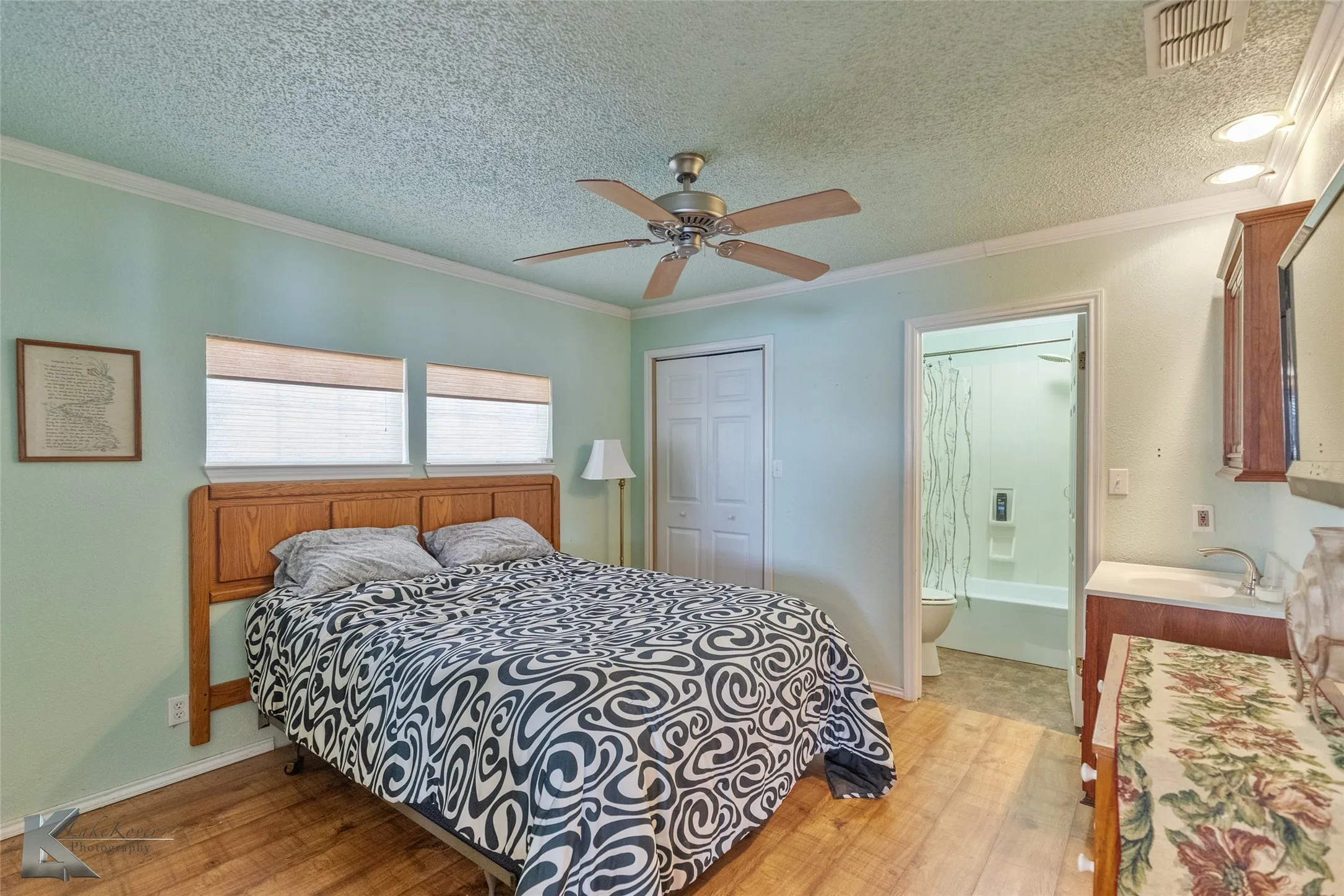 Single Family Residence For Sale in Eastland County , 206 County Road 541, Eastland, Texas 76448, 3 Bedroom, 4 Bathroom, Garage spaces, 2,166 Sqft, built in 1980, mls#21377660, Real Estate Agent in Eastland, Homes For Sale in Eastland county, Homes For Sale in Eastland, Realtor in Eastland Texas, Real Estate Brokerage Independent Realty Texas, Luminita Cordes Realtor