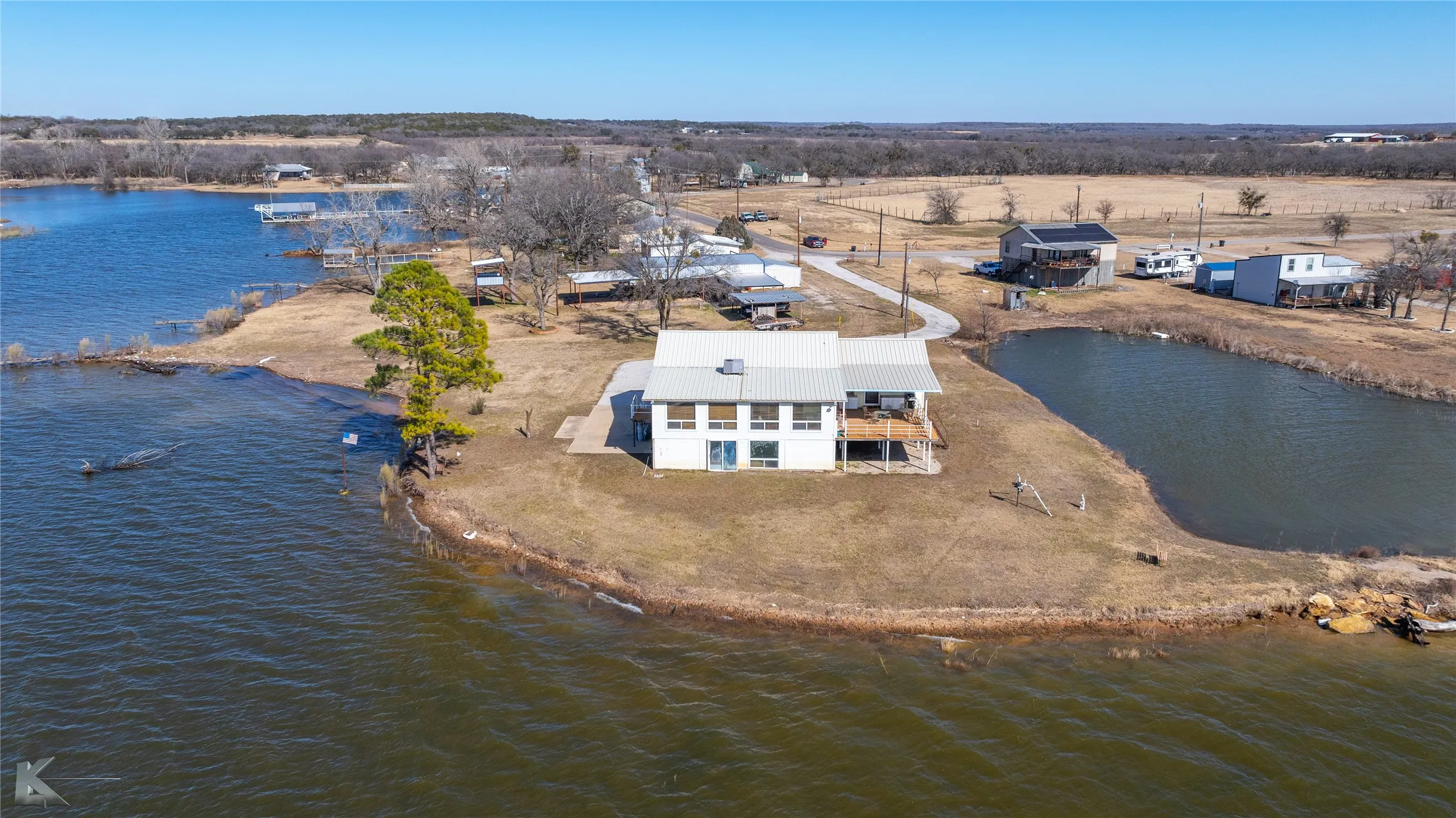 Single Family Residence For Sale in Eastland County , 206 County Road 541, Eastland, Texas 76448, 3 Bedroom, 4 Bathroom, Garage spaces, 2,166 Sqft, built in 1980, mls#21377660, Real Estate Agent in Eastland, Homes For Sale in Eastland county, Homes For Sale in Eastland, Realtor in Eastland Texas, Real Estate Brokerage Independent Realty Texas, Luminita Cordes Realtor