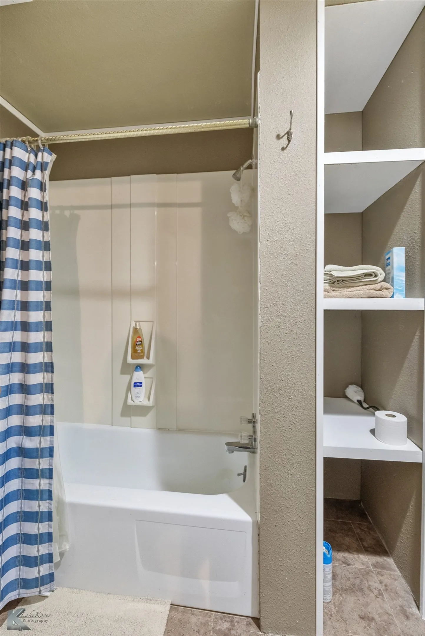 Single Family Residence For Sale in Eastland County , 206 County Road 541, Eastland, Texas 76448, 3 Bedroom, 4 Bathroom, Garage spaces, 2,166 Sqft, built in 1980, mls#21377660, Real Estate Agent in Eastland, Homes For Sale in Eastland county, Homes For Sale in Eastland, Realtor in Eastland Texas, Real Estate Brokerage Independent Realty Texas, Luminita Cordes Realtor