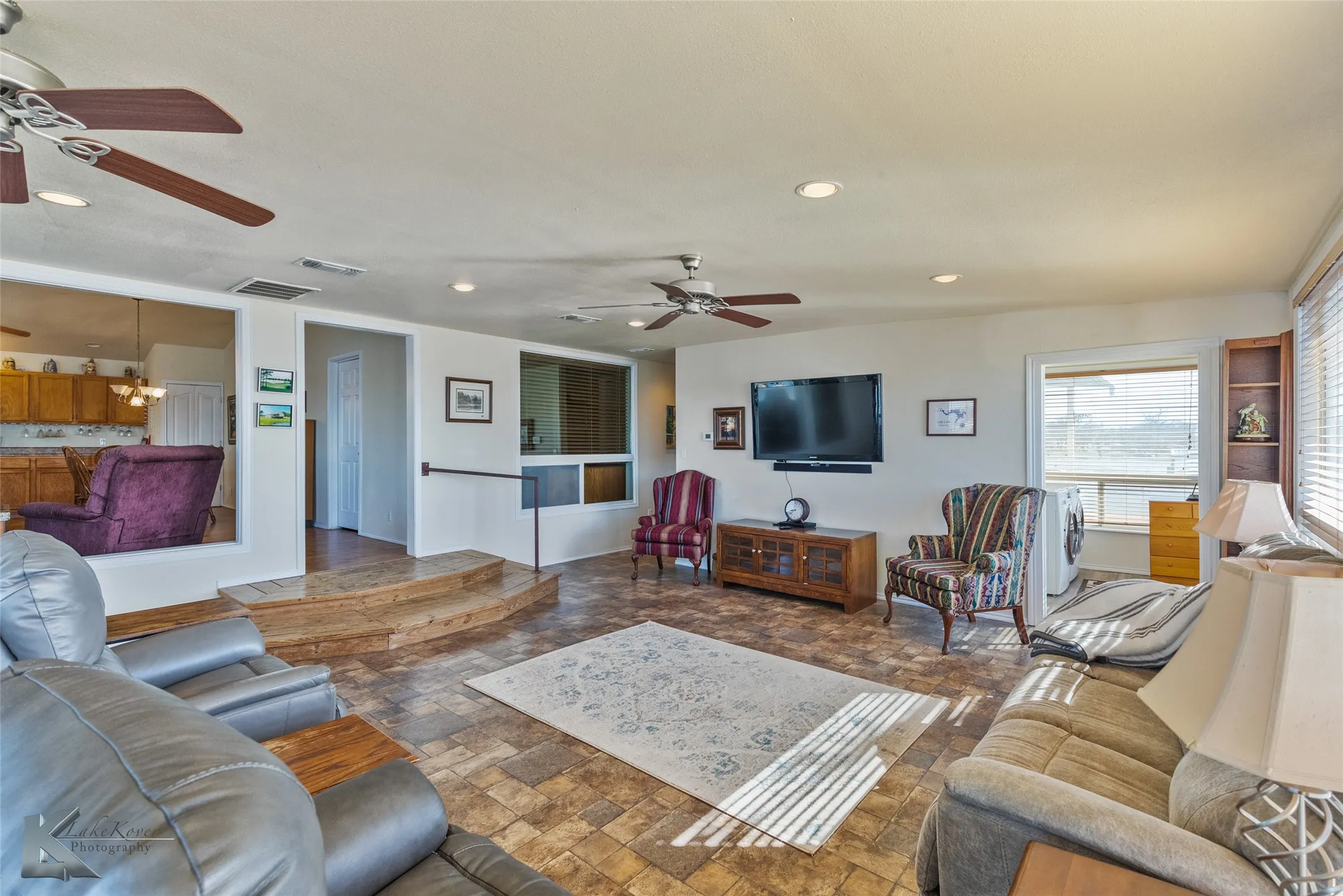 Single Family Residence For Sale in Eastland County , 206 County Road 541, Eastland, Texas 76448, 3 Bedroom, 4 Bathroom, Garage spaces, 2,166 Sqft, built in 1980, mls#21377660, Real Estate Agent in Eastland, Homes For Sale in Eastland county, Homes For Sale in Eastland, Realtor in Eastland Texas, Real Estate Brokerage Independent Realty Texas, Luminita Cordes Realtor