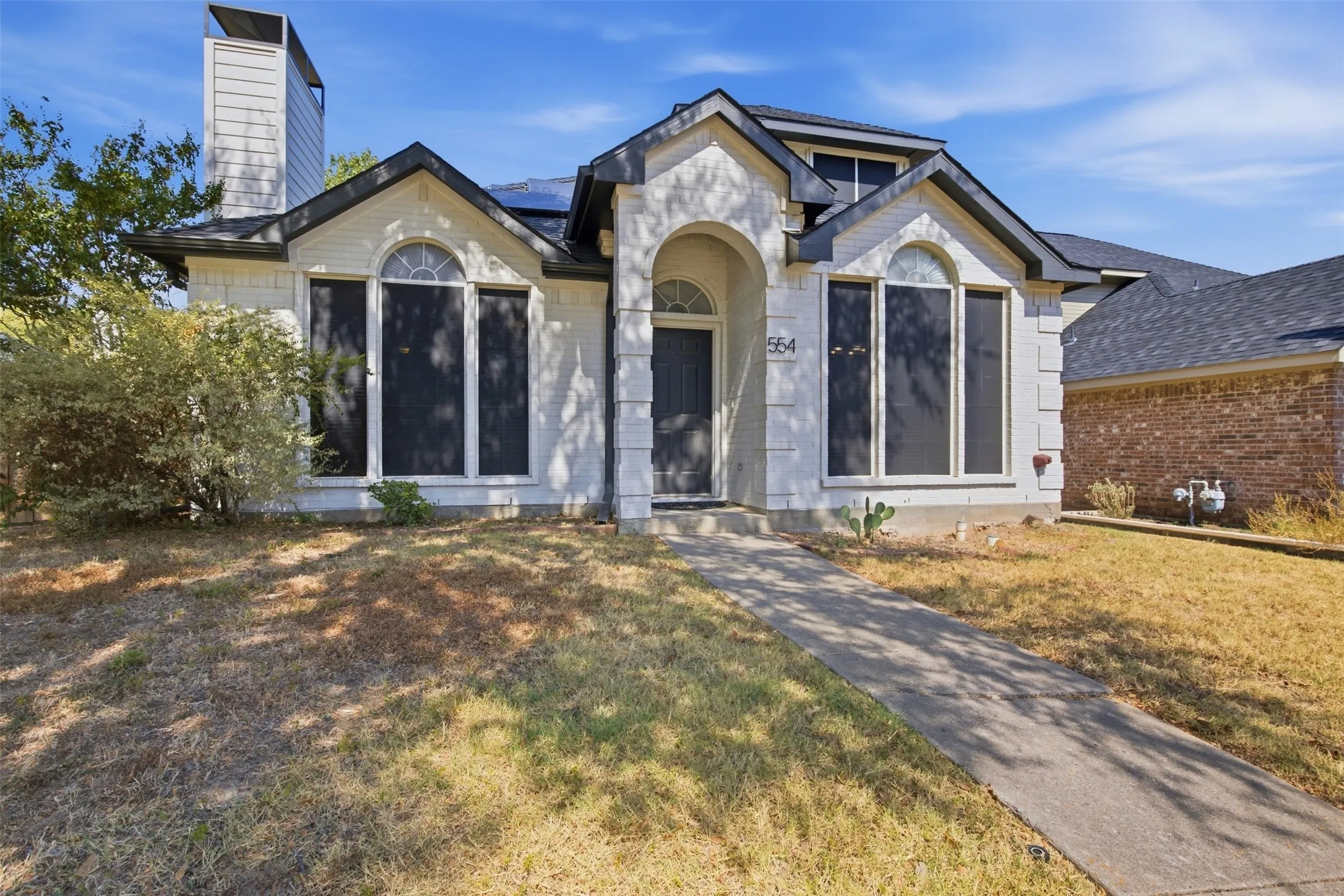 Single Family Residence For Sale in Denton County , 554 Continental Drive, Lewisville, Texas 75067, 3 Bedroom, 3 Bathroom, 2 Garage spaces, 1,453 Sqft, built in 1999, mls#21377469, Real Estate Agent in Lewisville, Homes For Sale in Denton county, Homes For Sale in Lewisville, Realtor in Lewisville Texas, Real Estate Brokerage Independent Realty Texas, Luminita Cordes Realtor
