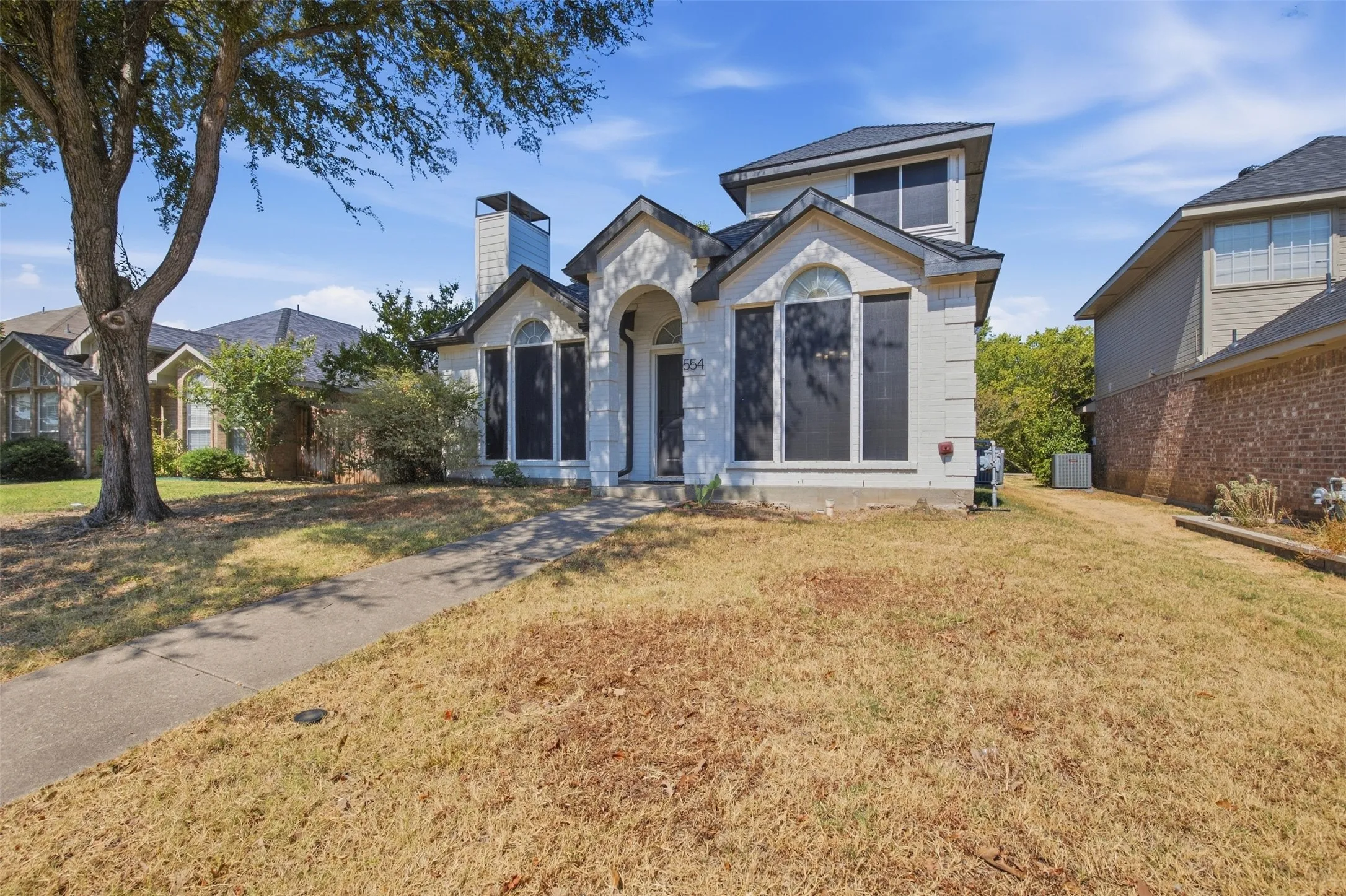 Single Family Residence For Sale in Denton County , 554 Continental Drive, Lewisville, Texas 75067, 3 Bedroom, 3 Bathroom, 2 Garage spaces, 1,453 Sqft, built in 1999, mls#21377469, Real Estate Agent in Lewisville, Homes For Sale in Denton county, Homes For Sale in Lewisville, Realtor in Lewisville Texas, Real Estate Brokerage Independent Realty Texas, Luminita Cordes Realtor