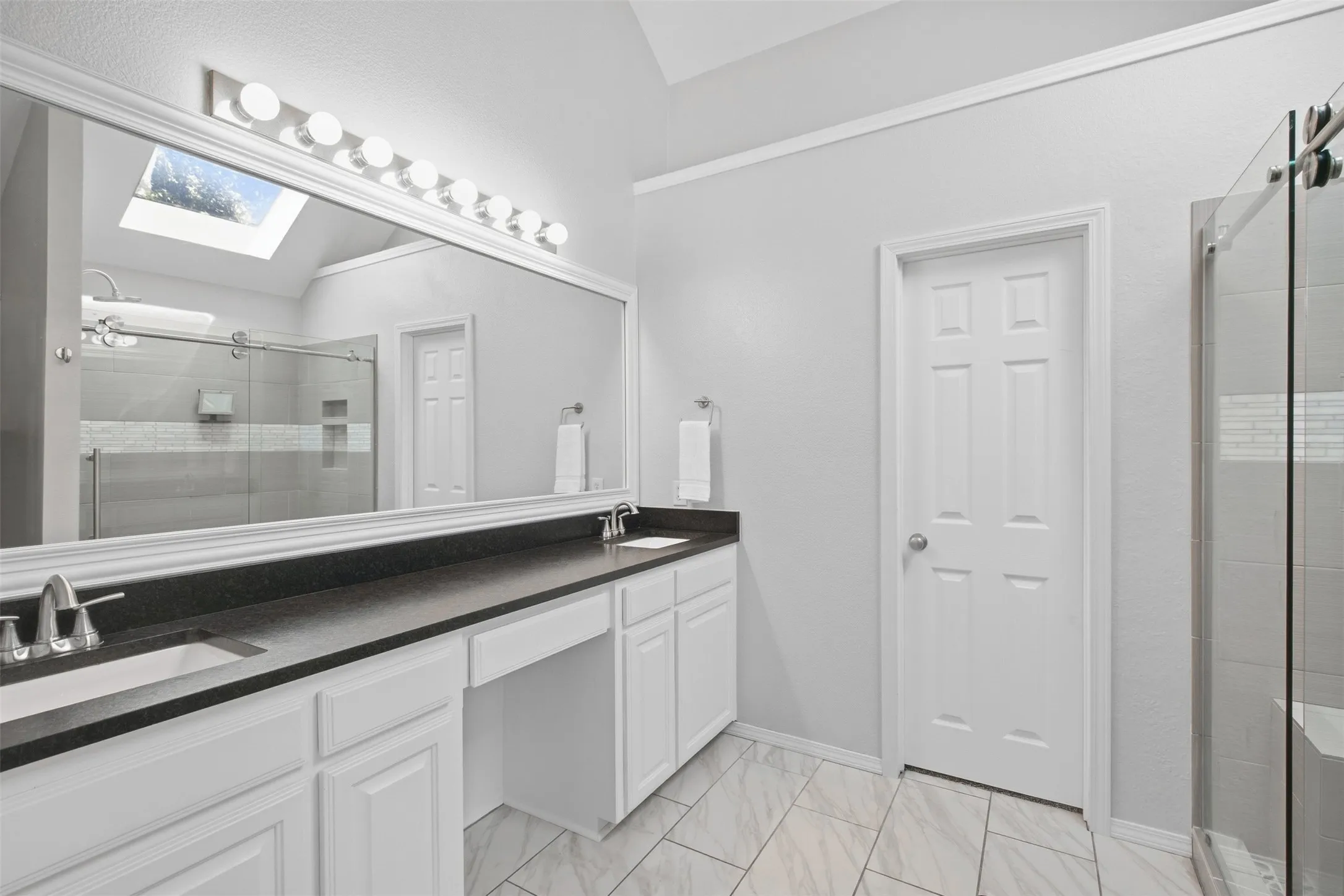 Single Family Residence For Sale in Denton County , 554 Continental Drive, Lewisville, Texas 75067, 3 Bedroom, 3 Bathroom, 2 Garage spaces, 1,453 Sqft, built in 1999, mls#21377469, Real Estate Agent in Lewisville, Homes For Sale in Denton county, Homes For Sale in Lewisville, Realtor in Lewisville Texas, Real Estate Brokerage Independent Realty Texas, Luminita Cordes Realtor
