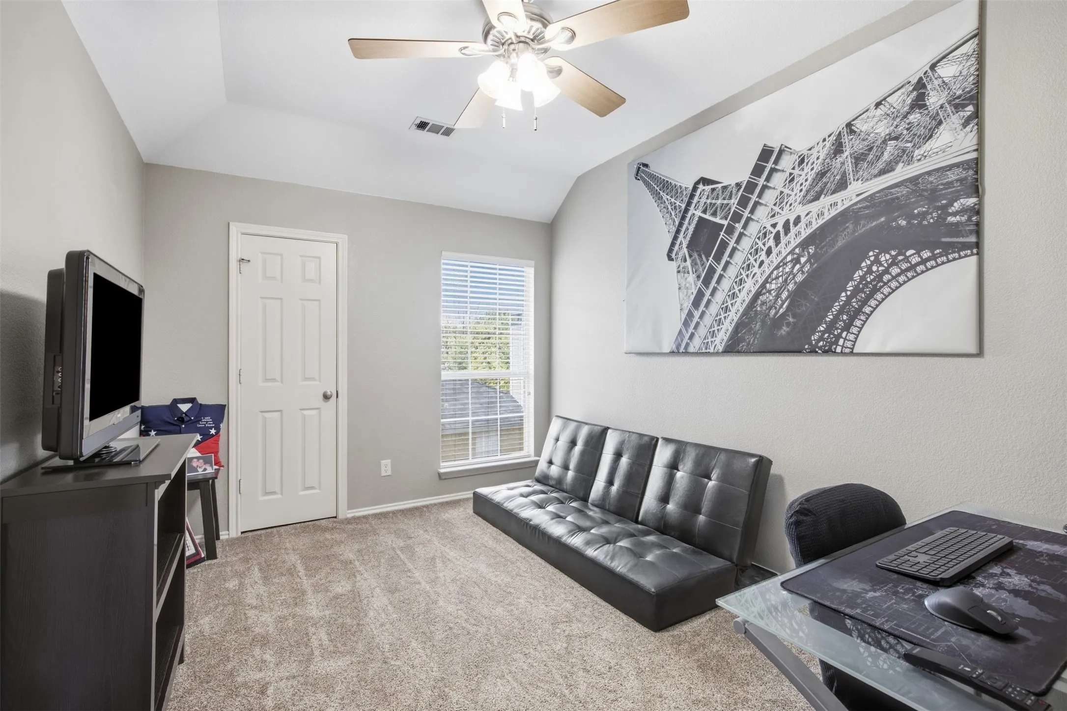 Single Family Residence For Sale in Denton County , 554 Continental Drive, Lewisville, Texas 75067, 3 Bedroom, 3 Bathroom, 2 Garage spaces, 1,453 Sqft, built in 1999, mls#21377469, Real Estate Agent in Lewisville, Homes For Sale in Denton county, Homes For Sale in Lewisville, Realtor in Lewisville Texas, Real Estate Brokerage Independent Realty Texas, Luminita Cordes Realtor