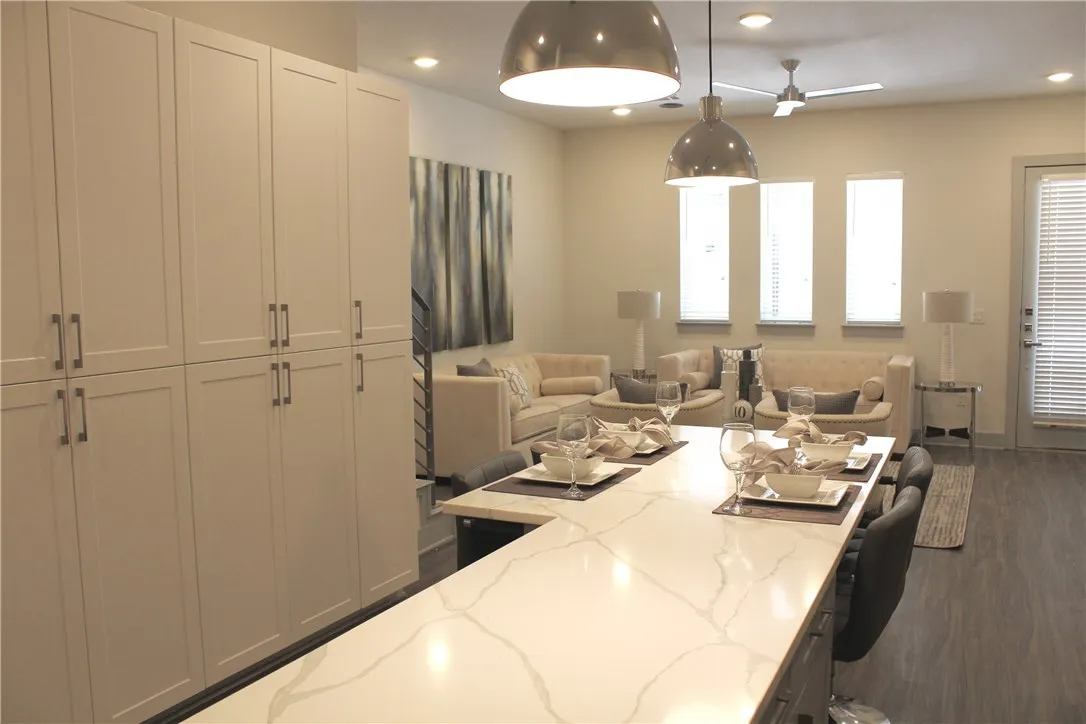 Townhouse For Rent in Dallas County , 1902 Moser Avenue 1A, Dallas, Texas 75206, 3 Bedroom, 4 Bathroom, 2 Garage spaces, 2,540 Sqft, built in 2018, mls#21377667, Real Estate Agent in Dallas, Homes For Rent in Dallas county, Homes For Rent in Dallas, Realtor in Dallas Texas, Real Estate Brokerage Independent Realty Texas, Luminita Cordes Realtor