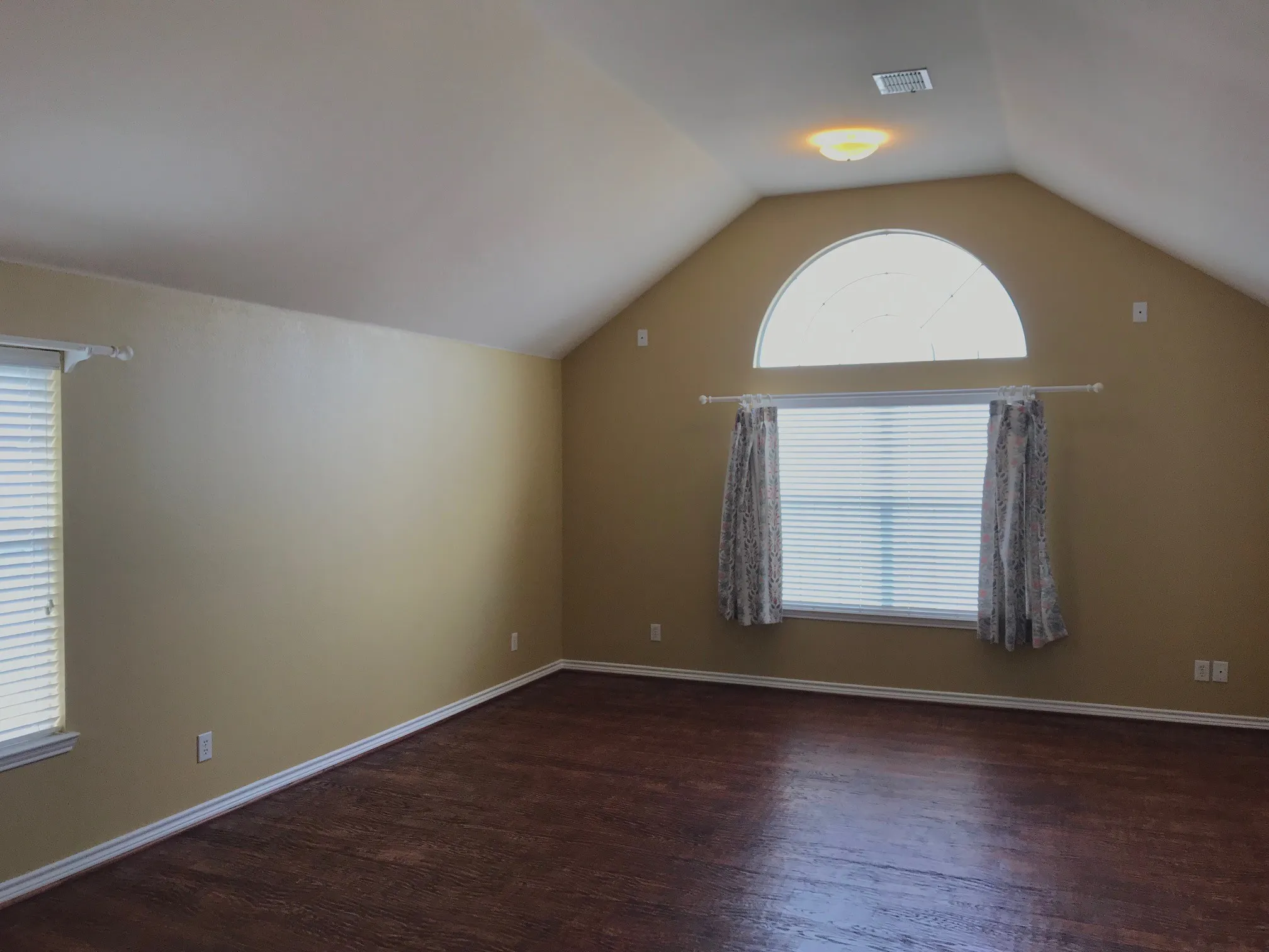 Single Family Residence For Rent in Collin County , 2605 Gull Lake Drive, Plano, Texas 75025, 4 Bedroom, 3 Bathroom, 2 Garage spaces, 3,216 Sqft, built in 2000, mls#21377665, Real Estate Agent in Plano, Homes For Rent in Collin county, Homes For Rent in Plano, Realtor in Plano Texas, Real Estate Brokerage Independent Realty Texas, Luminita Cordes Realtor
