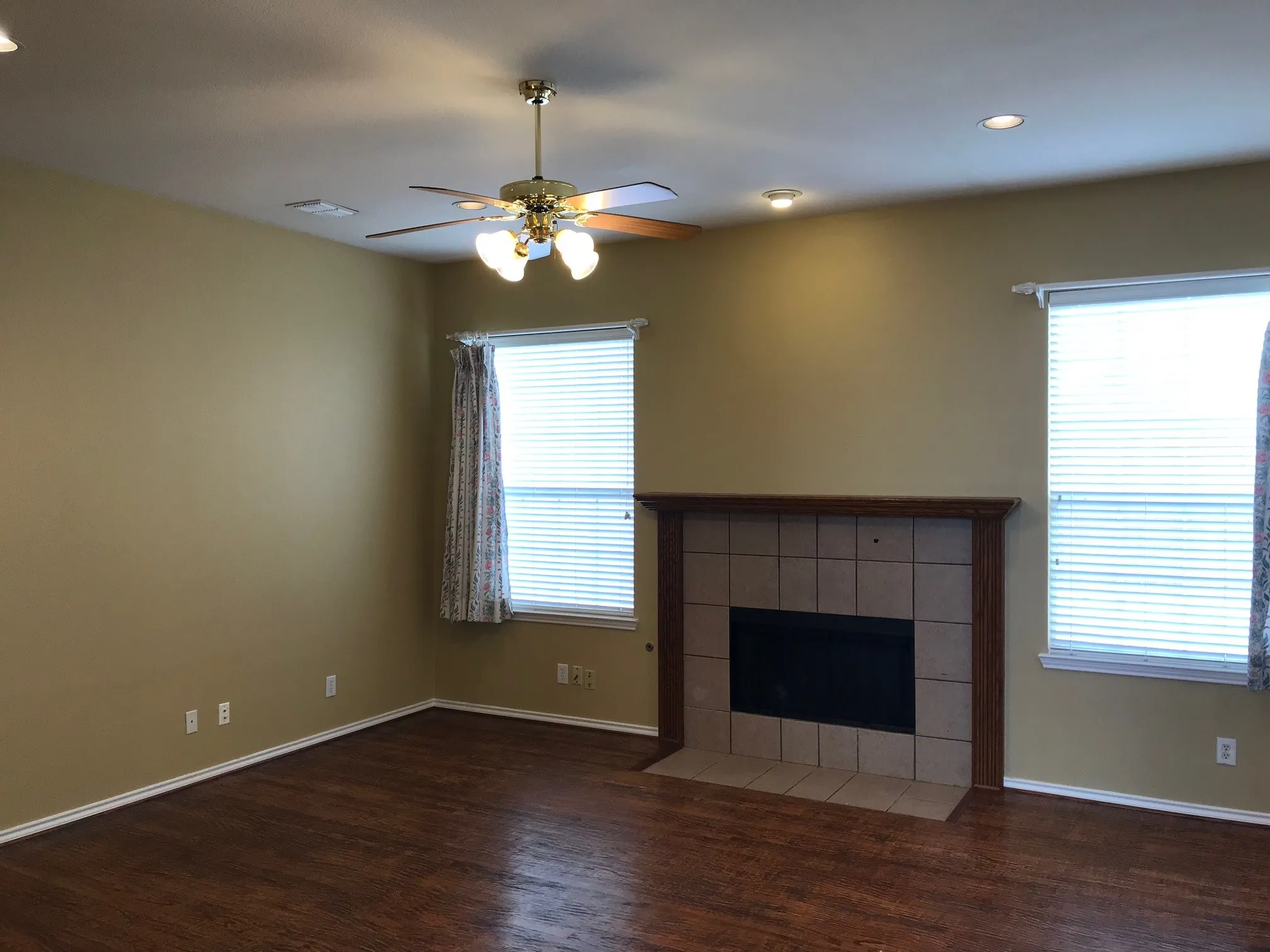 Single Family Residence For Rent in Collin County , 2605 Gull Lake Drive, Plano, Texas 75025, 4 Bedroom, 3 Bathroom, 2 Garage spaces, 3,216 Sqft, built in 2000, mls#21377665, Real Estate Agent in Plano, Homes For Rent in Collin county, Homes For Rent in Plano, Realtor in Plano Texas, Real Estate Brokerage Independent Realty Texas, Luminita Cordes Realtor