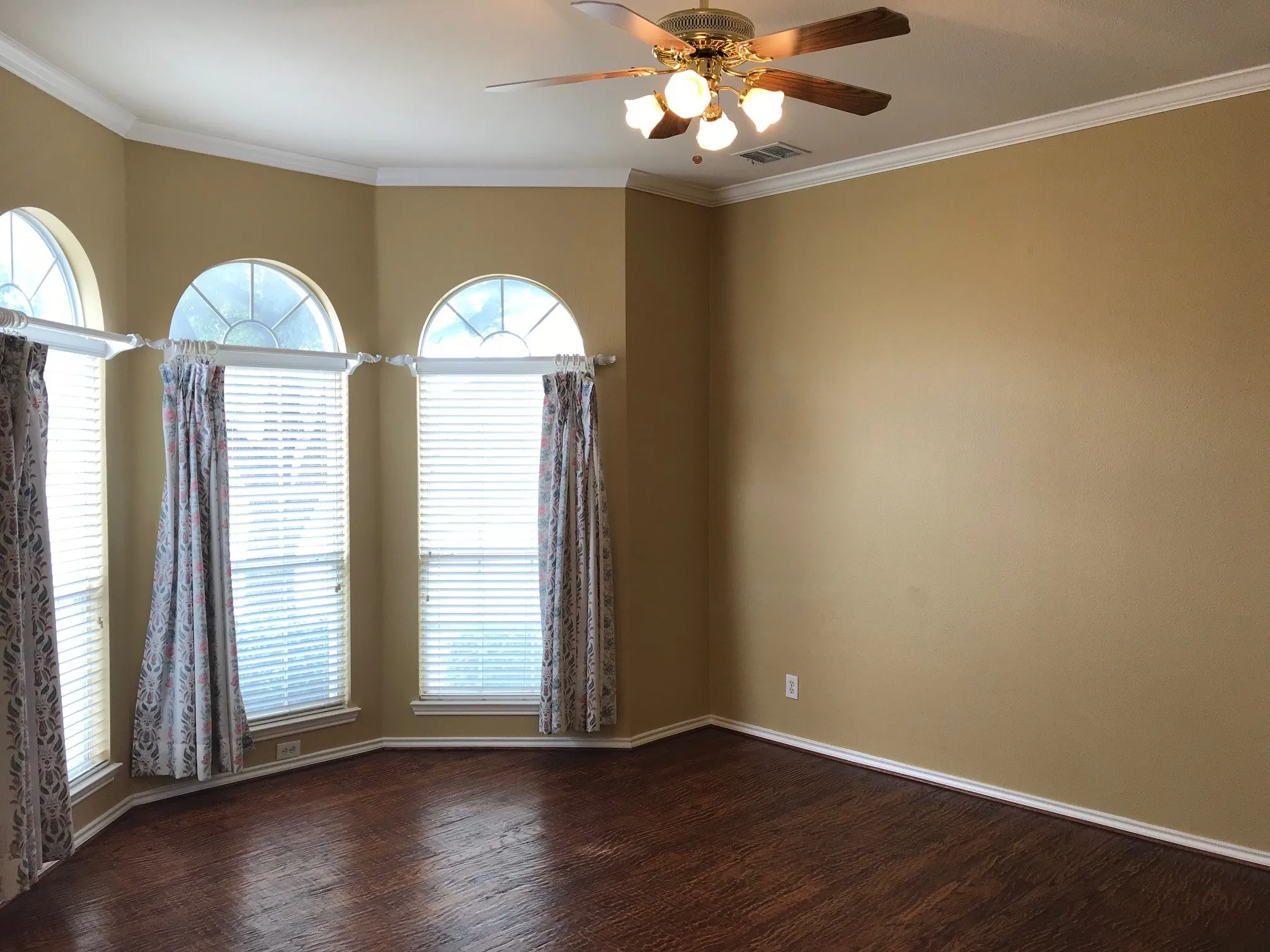 Single Family Residence For Rent in Collin County , 2605 Gull Lake Drive, Plano, Texas 75025, 4 Bedroom, 3 Bathroom, 2 Garage spaces, 3,216 Sqft, built in 2000, mls#21377665, Real Estate Agent in Plano, Homes For Rent in Collin county, Homes For Rent in Plano, Realtor in Plano Texas, Real Estate Brokerage Independent Realty Texas, Luminita Cordes Realtor